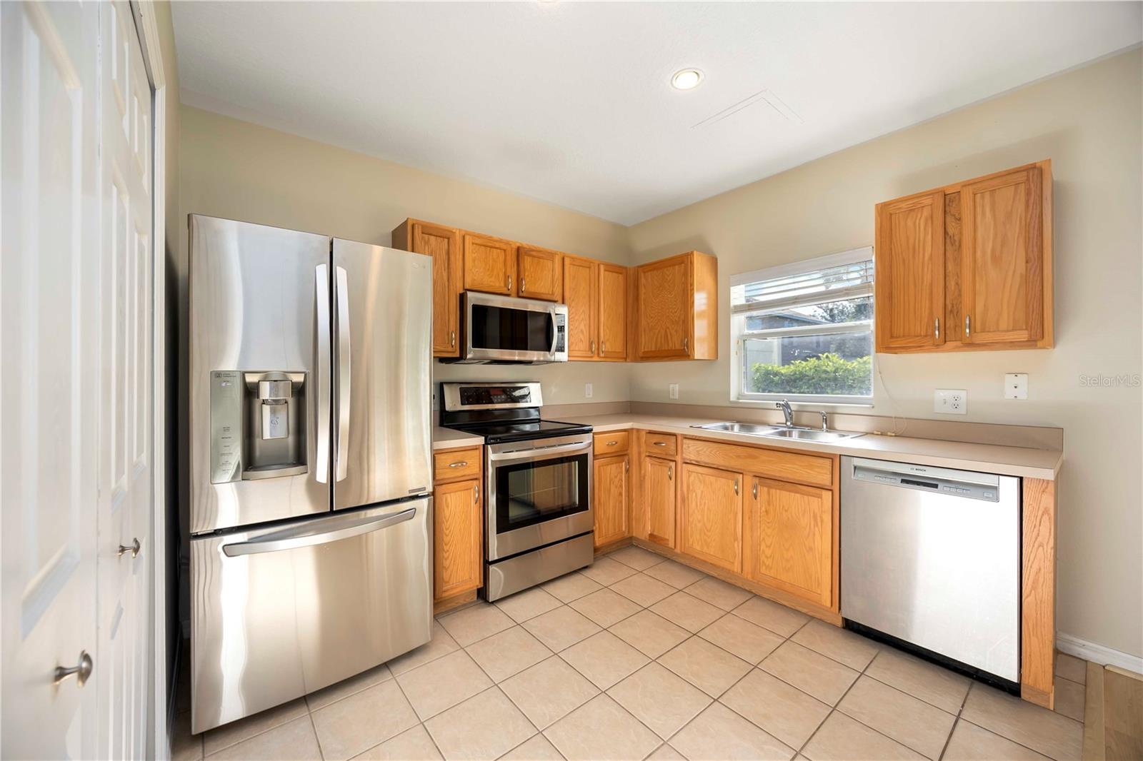 Image 20 of 36 For 6235 Flagfish Ct