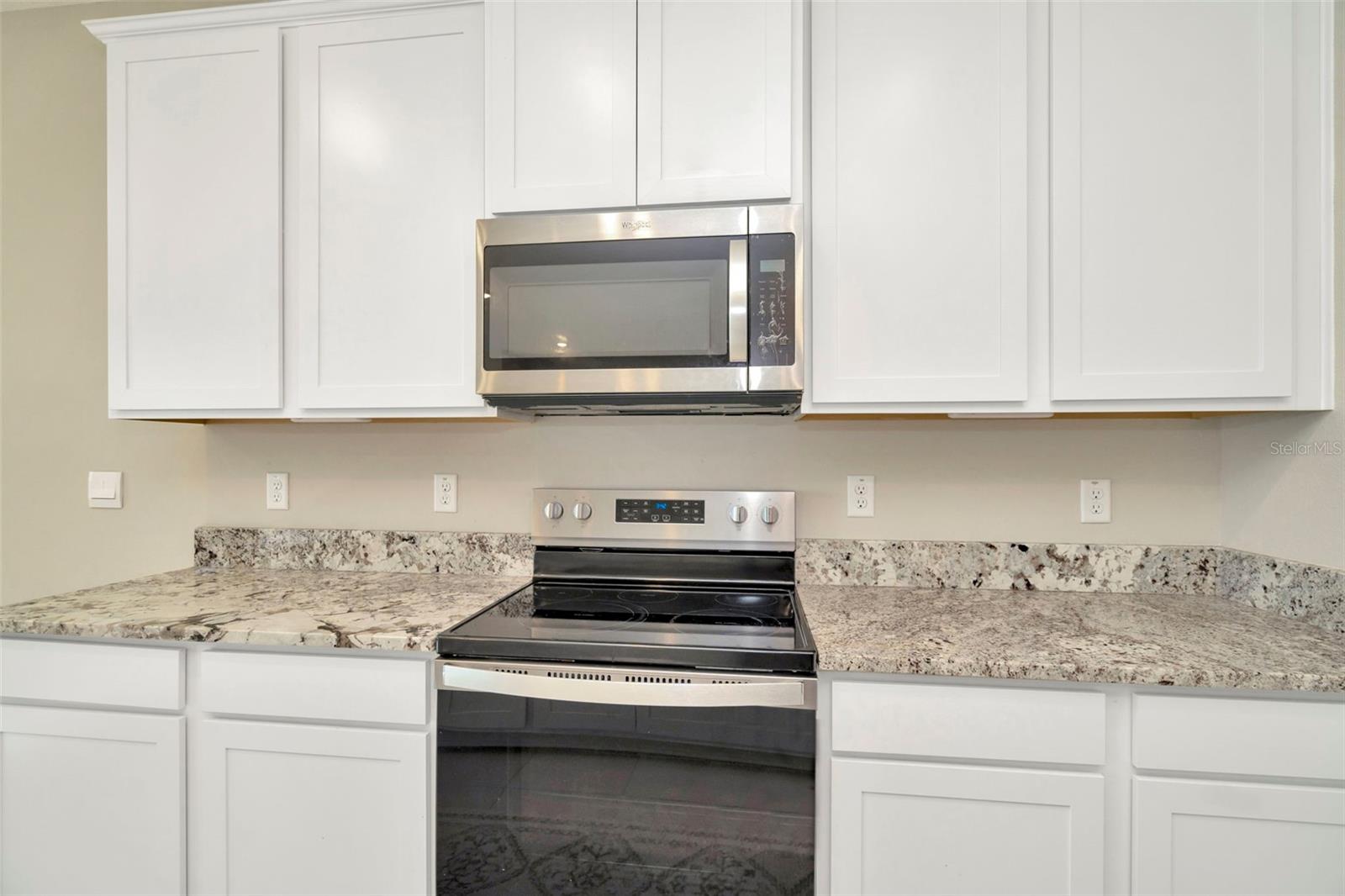 Image 13 of 40 For 1505 Tropical Oasis Avenue