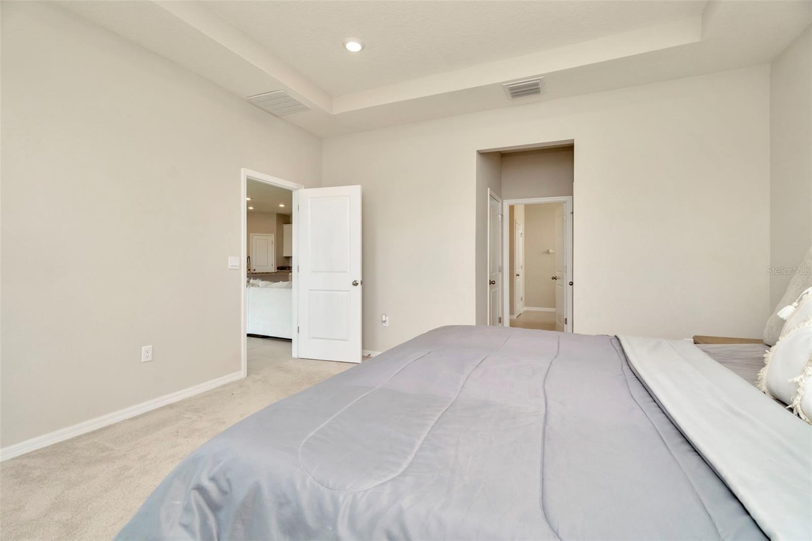 Image 17 of 40 For 1505 Tropical Oasis Avenue