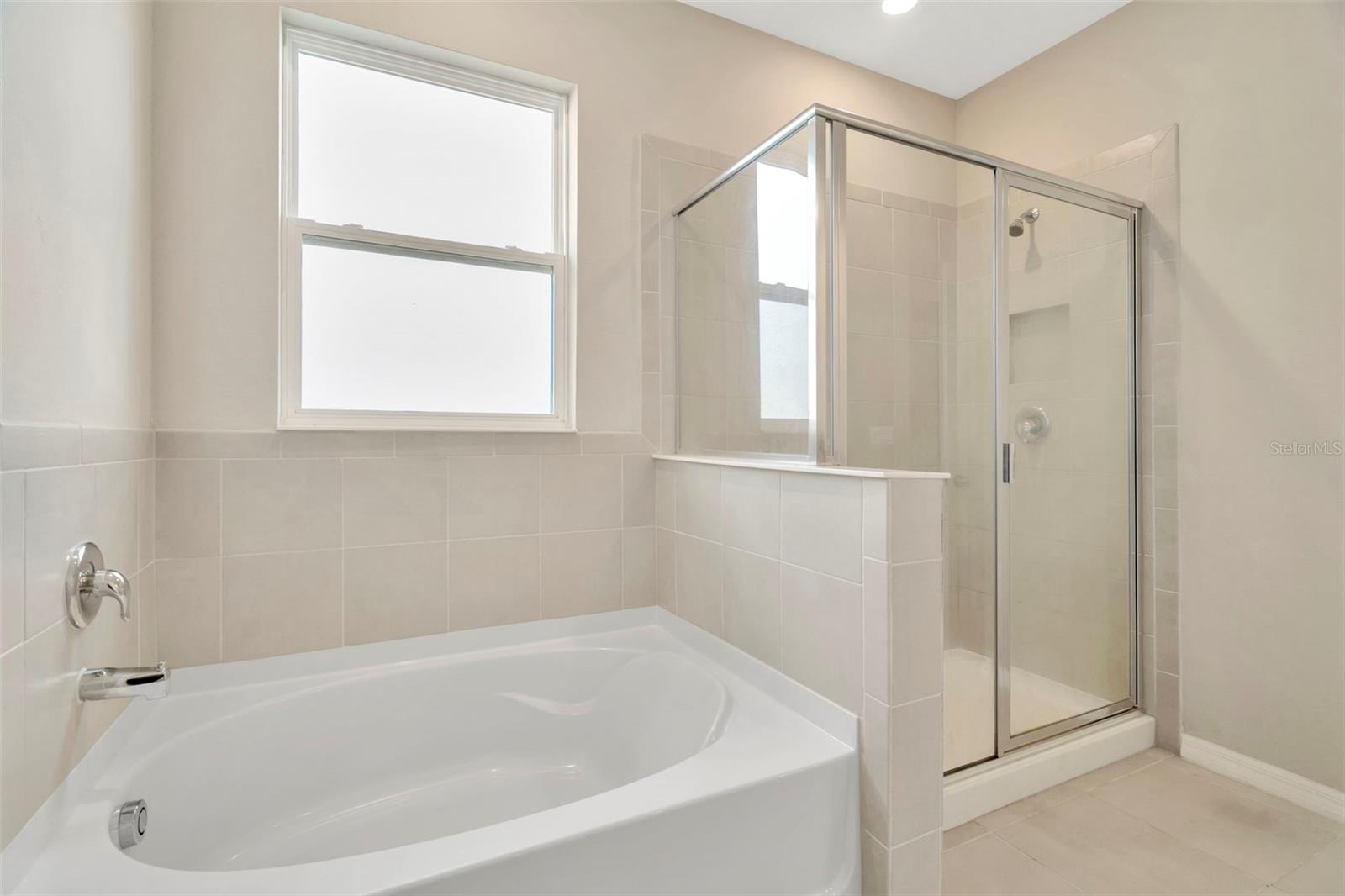 Image 18 of 40 For 1505 Tropical Oasis Avenue