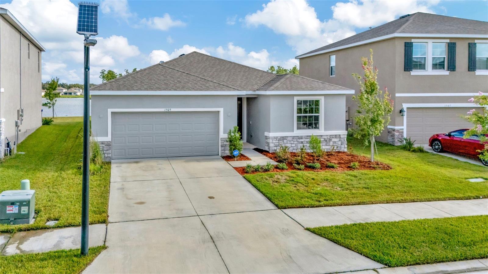 Image 2 of 40 For 1505 Tropical Oasis Avenue