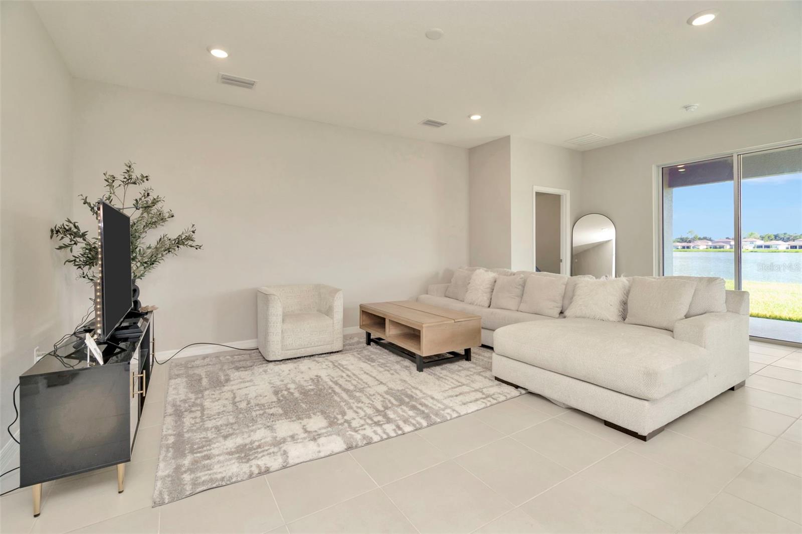 Image 6 of 40 For 1505 Tropical Oasis Avenue