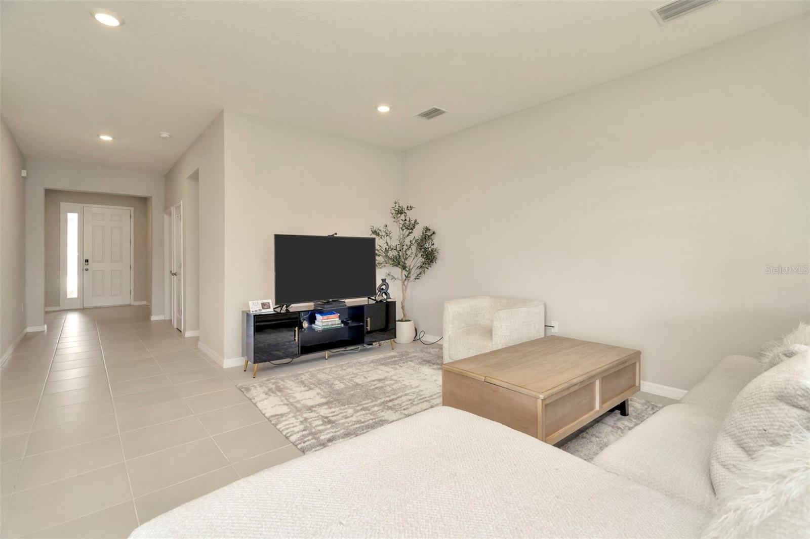 Image 7 of 40 For 1505 Tropical Oasis Avenue