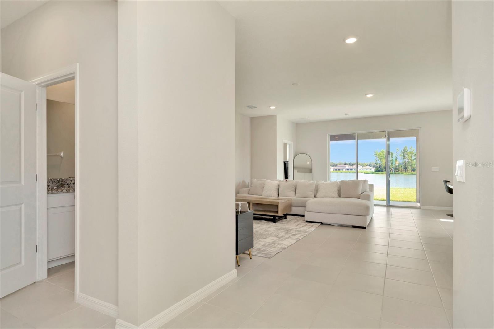 Image 8 of 40 For 1505 Tropical Oasis Avenue
