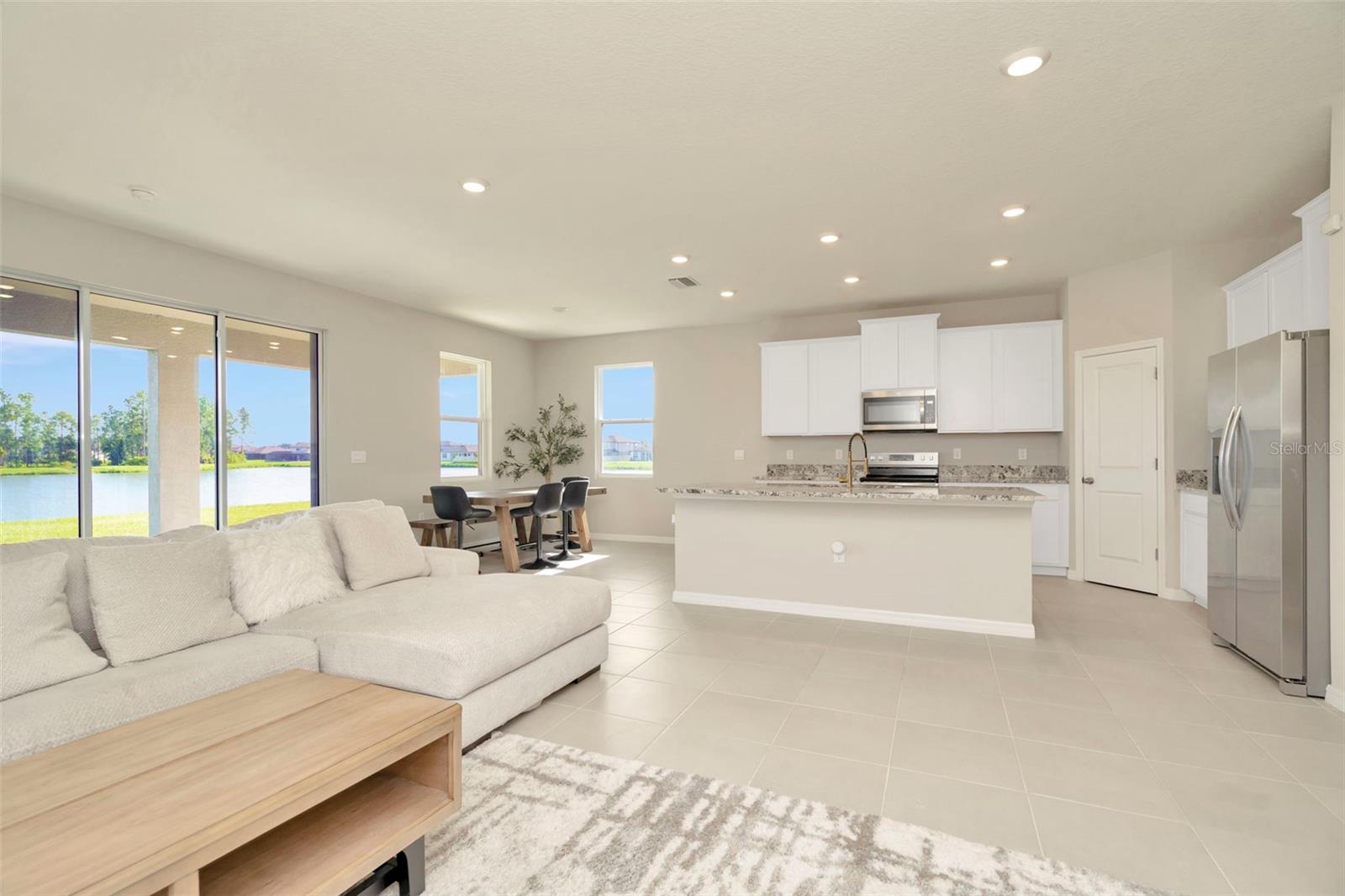 Image 9 of 40 For 1505 Tropical Oasis Avenue