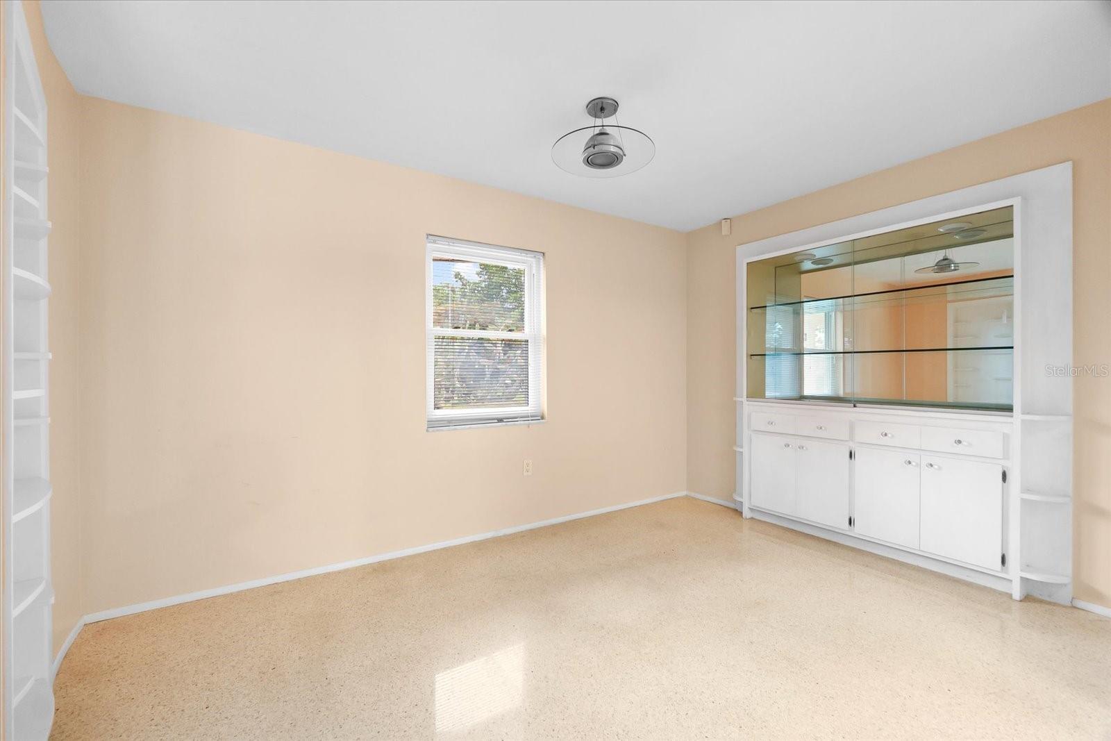 Image 20 of 94 For 2505 Croton Avenue