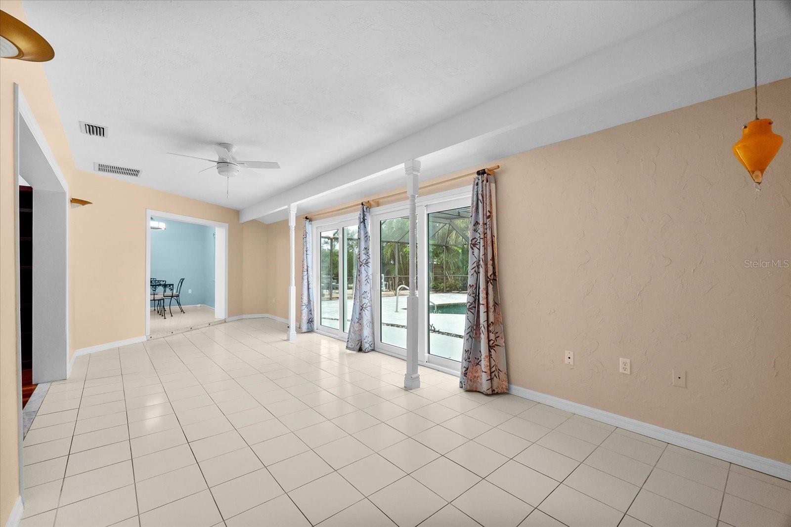 Image 23 of 94 For 2505 Croton Avenue