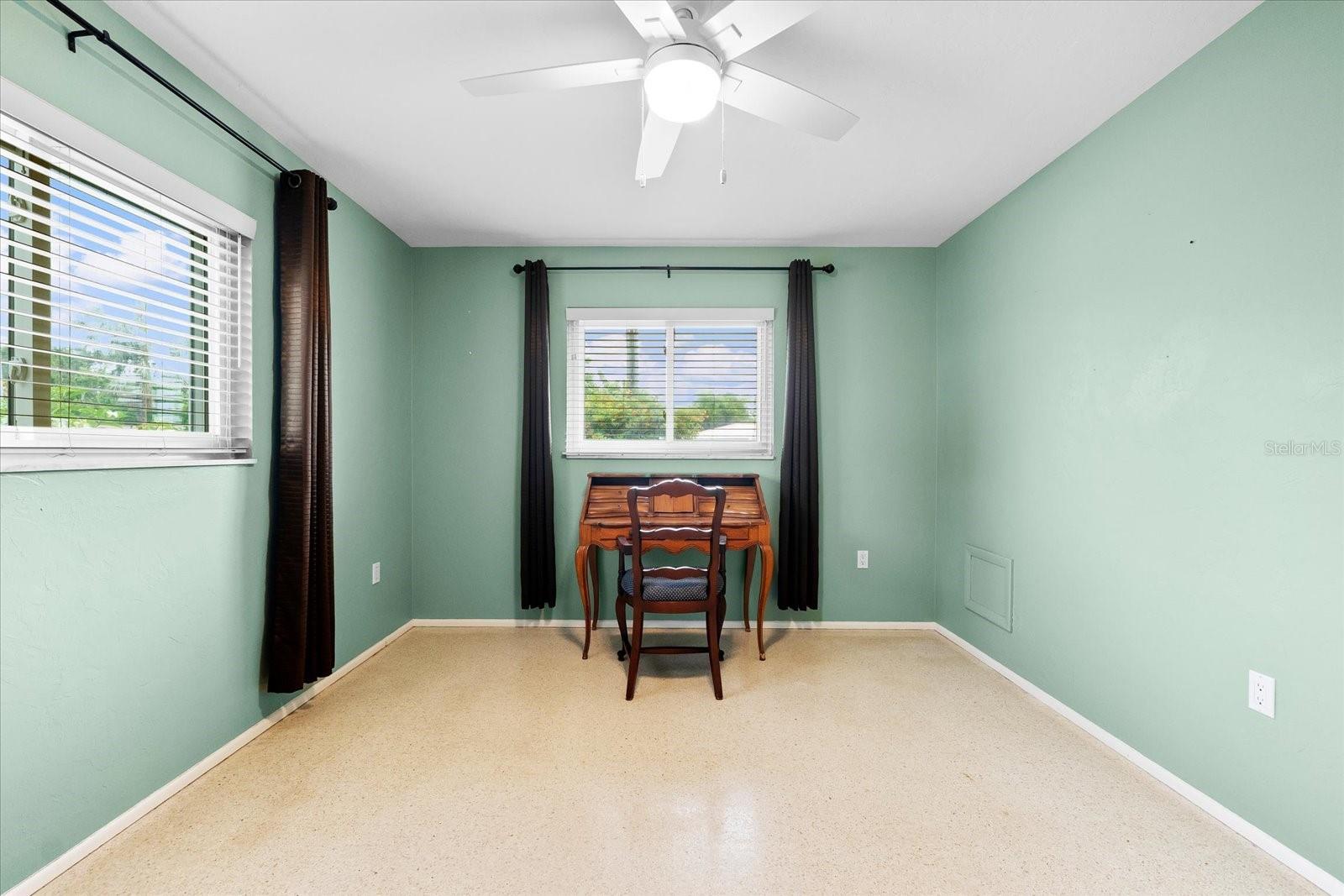 Image 26 of 94 For 2505 Croton Avenue