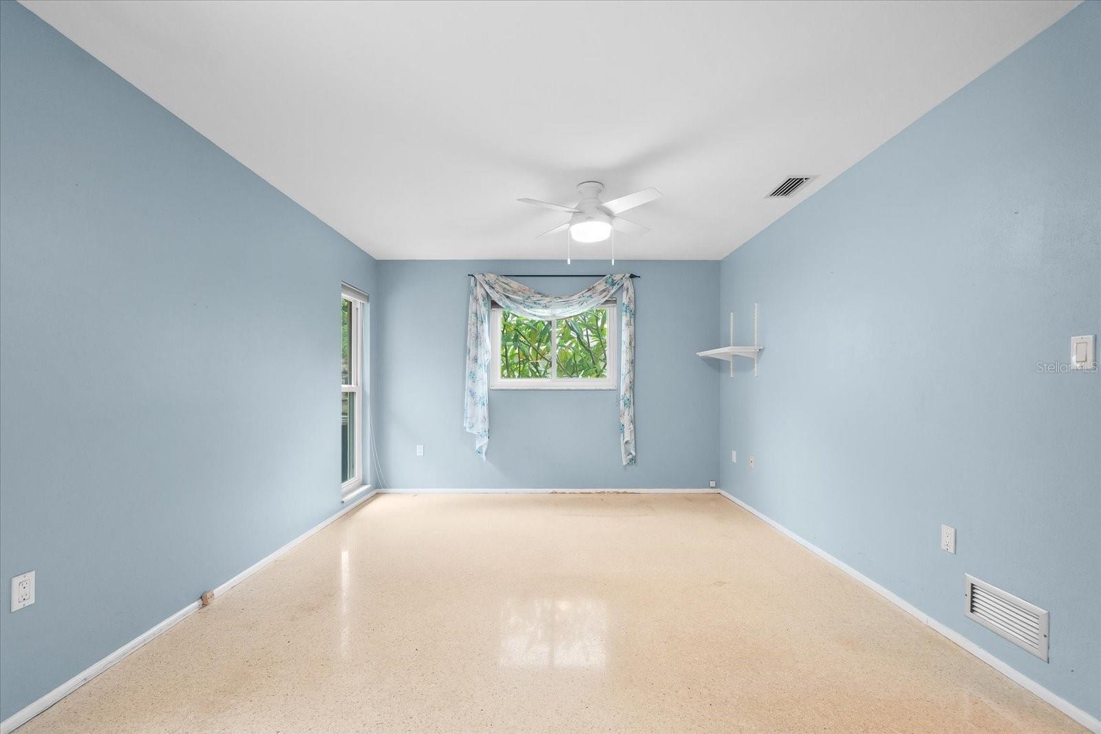 Image 30 of 94 For 2505 Croton Avenue