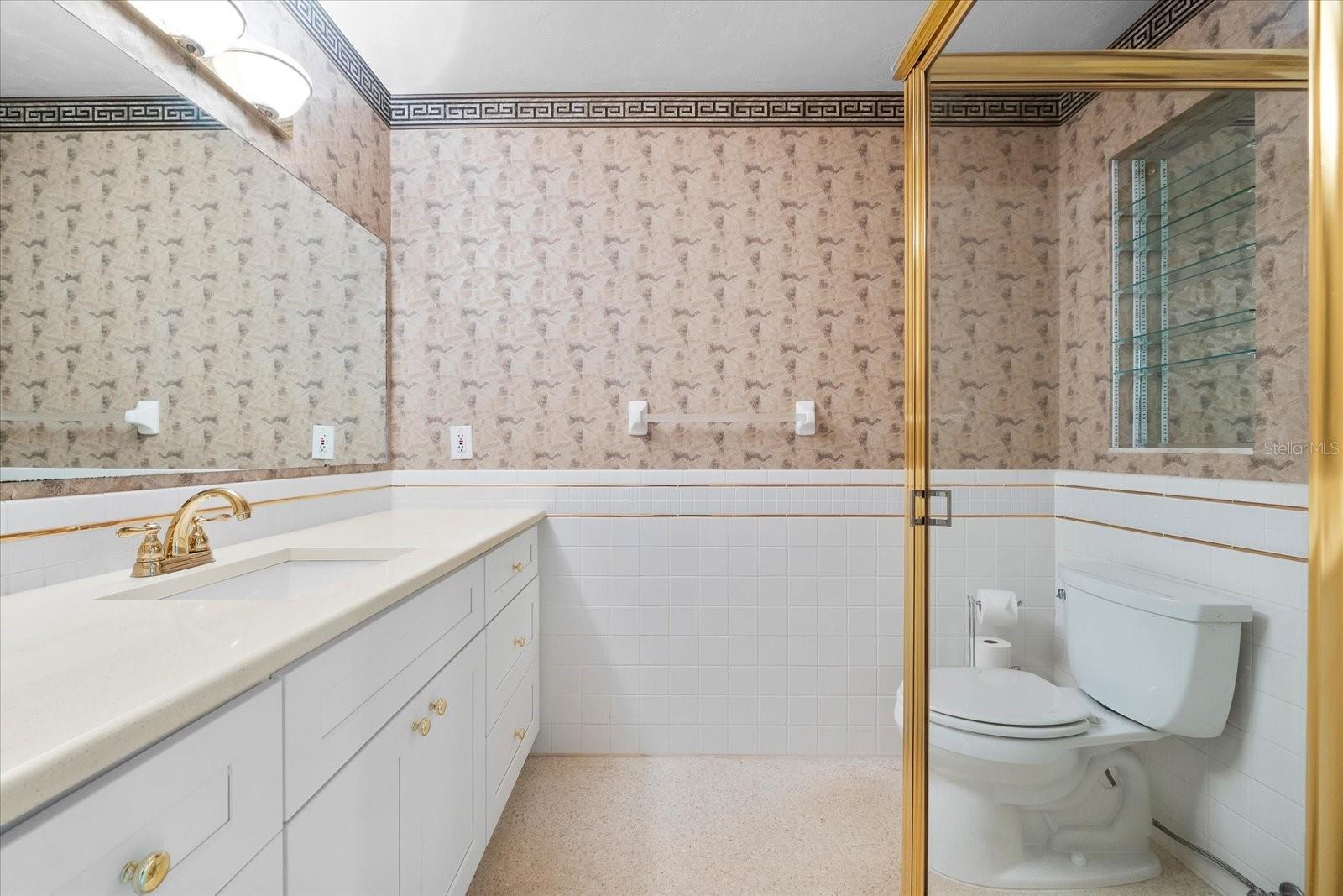 Image 35 of 94 For 2505 Croton Avenue
