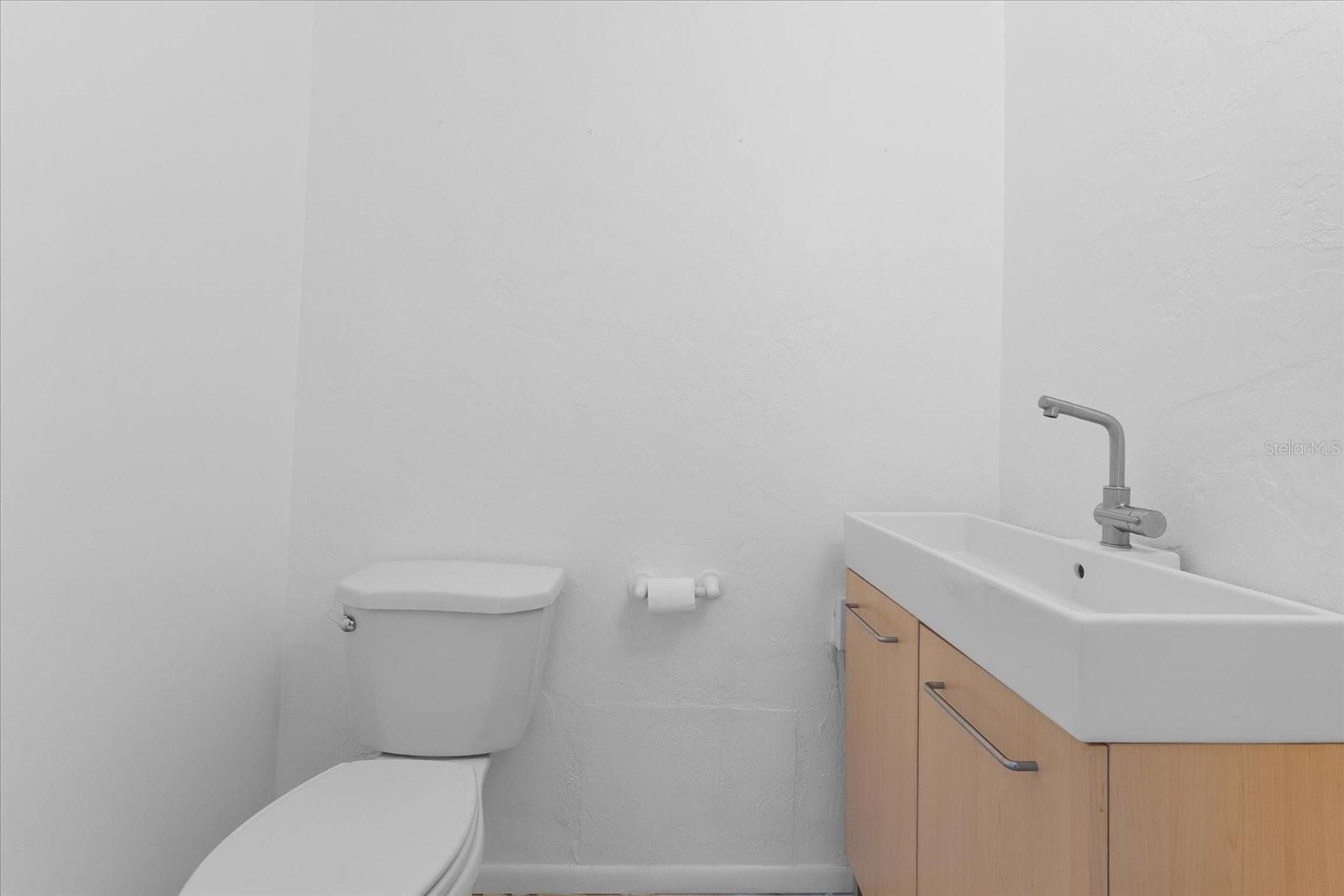 Image 42 of 94 For 2505 Croton Avenue