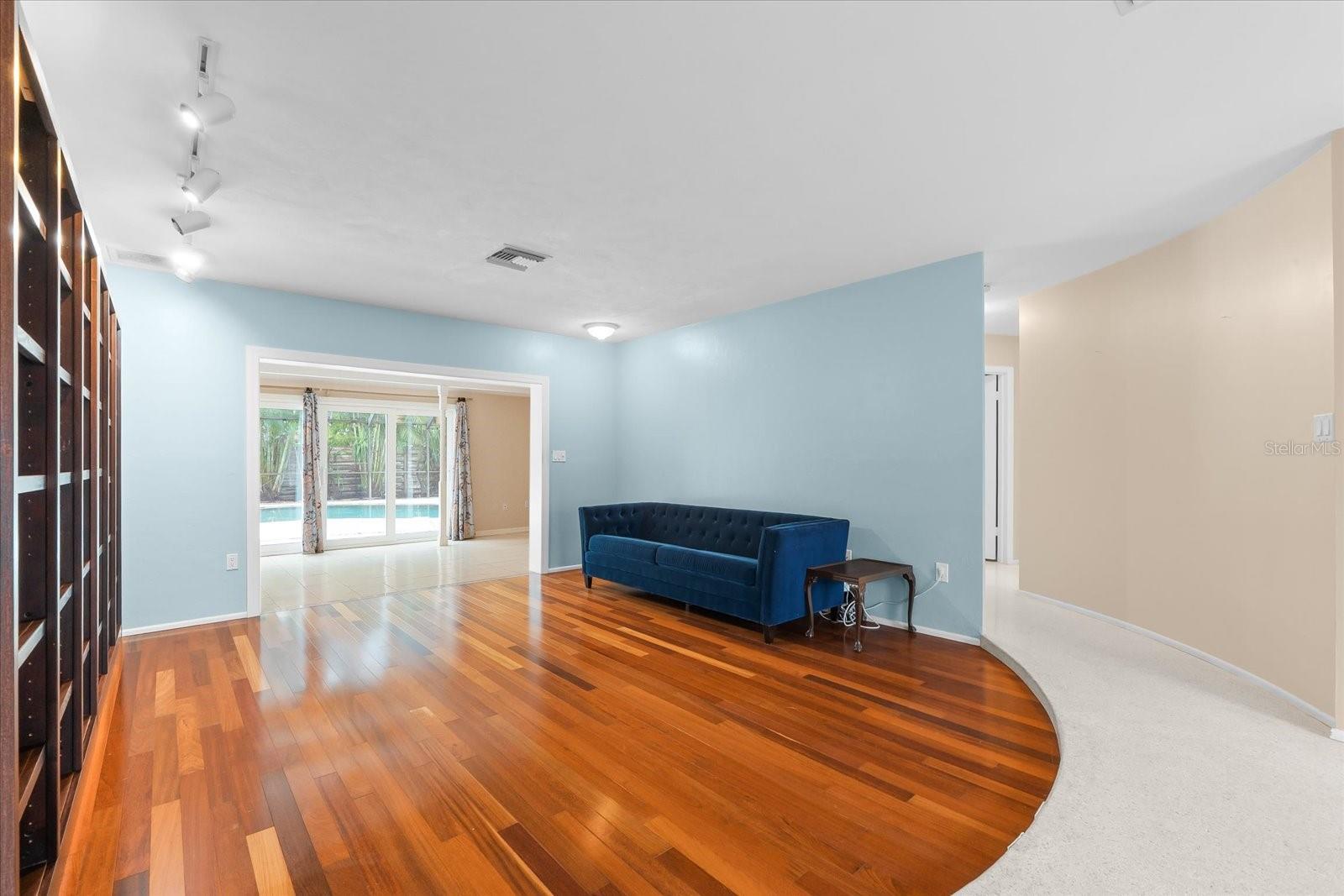 Image 5 of 94 For 2505 Croton Avenue