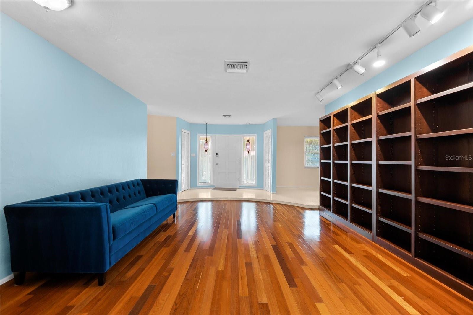 Image 9 of 94 For 2505 Croton Avenue