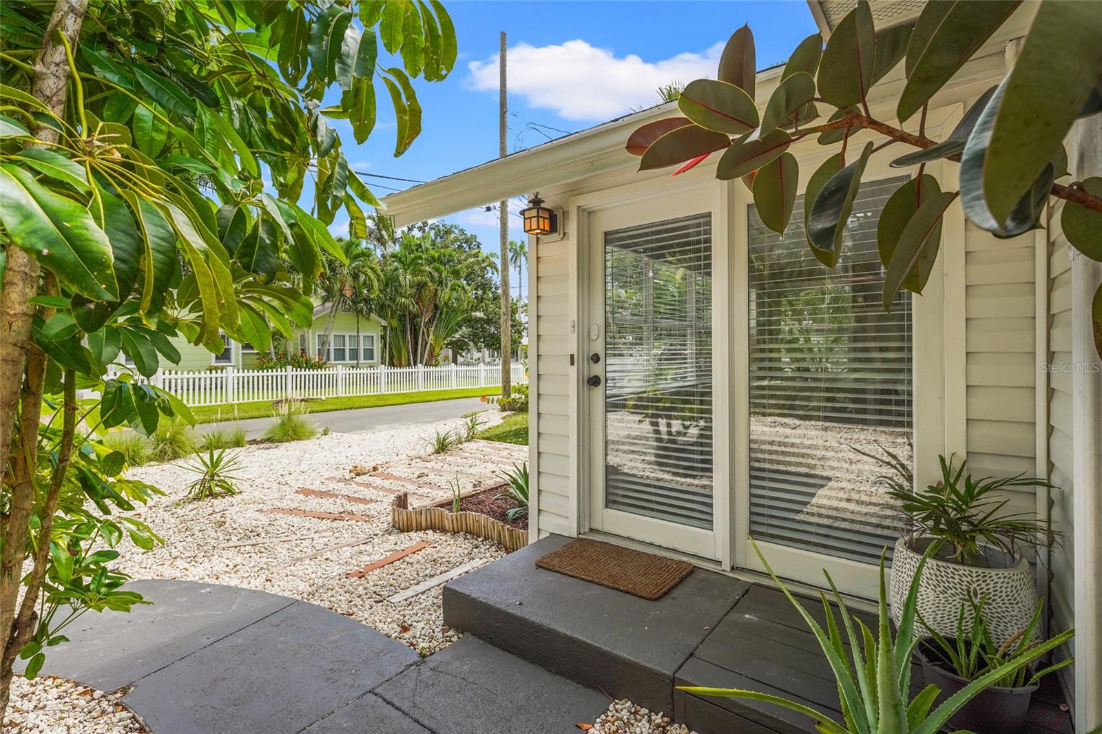 Image 11 of 86 For 2705 2nd Avenue W