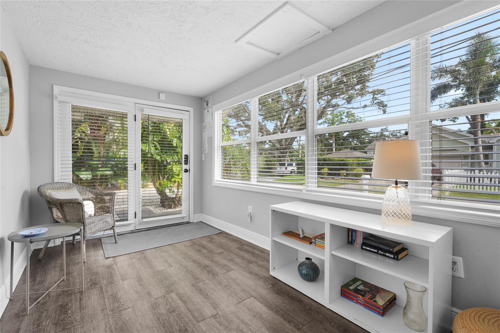 Image 12 of 86 For 2705 2nd Avenue W