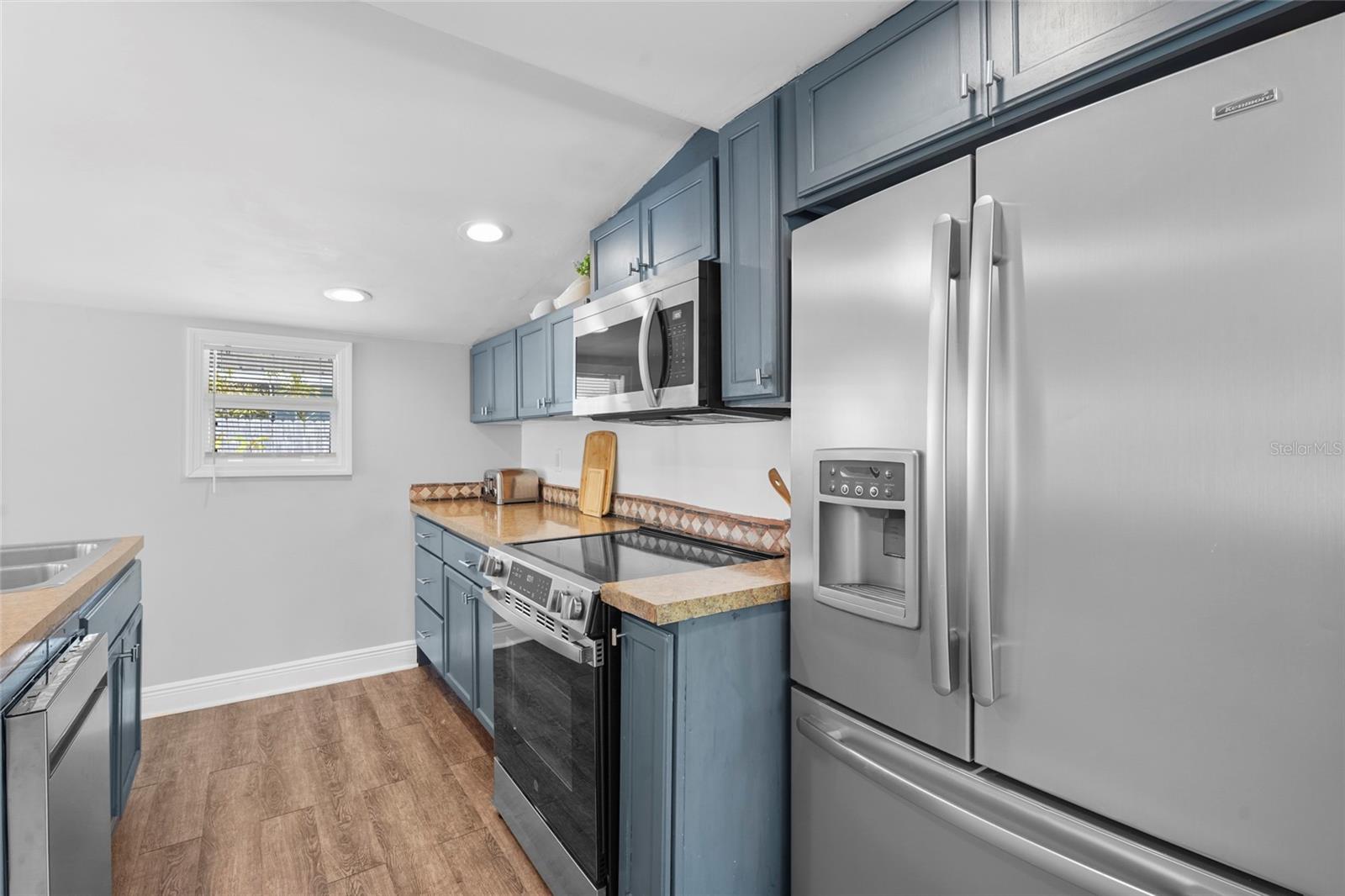 Image 24 of 86 For 2705 2nd Avenue W