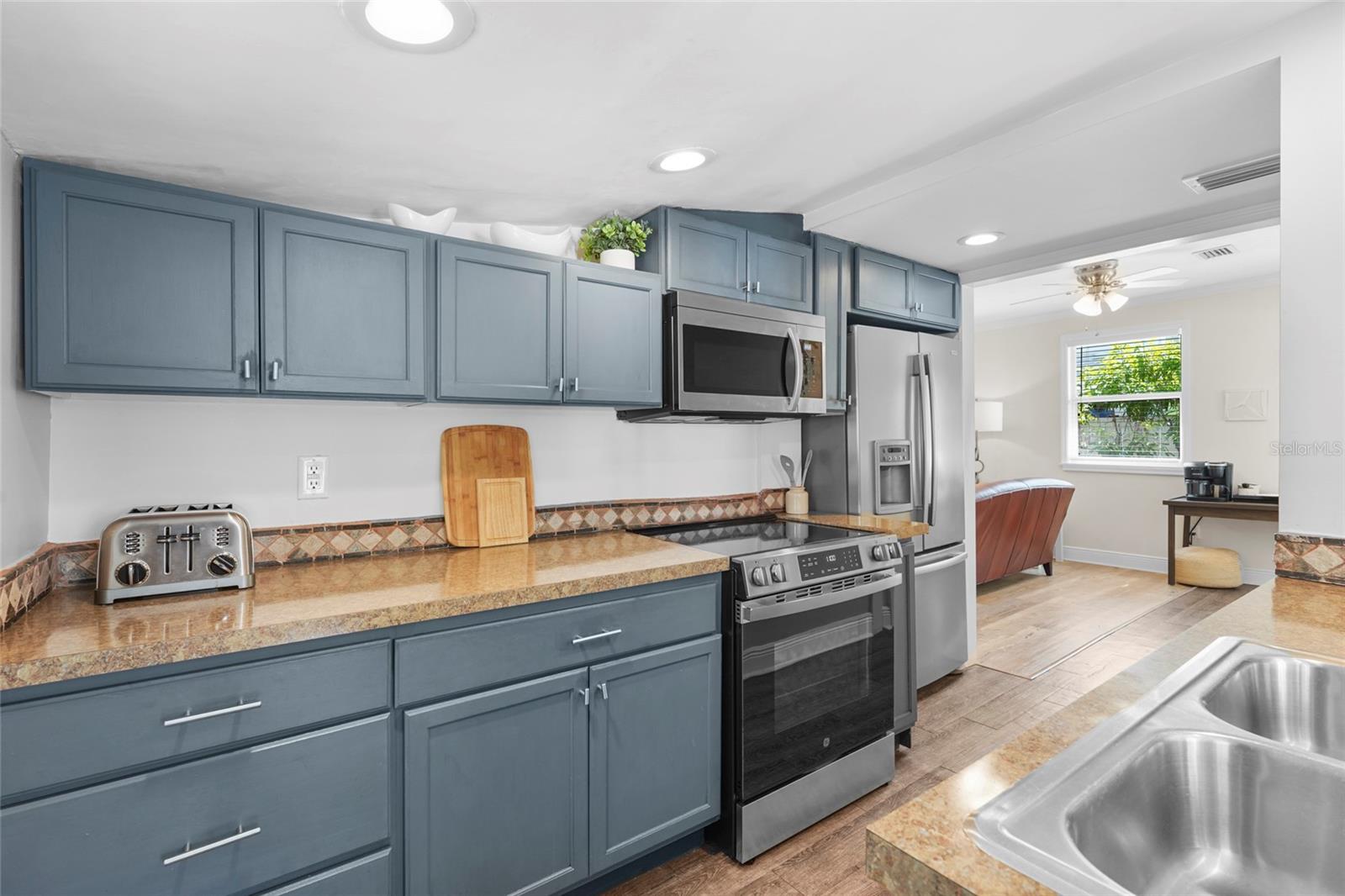 Image 26 of 86 For 2705 2nd Avenue W