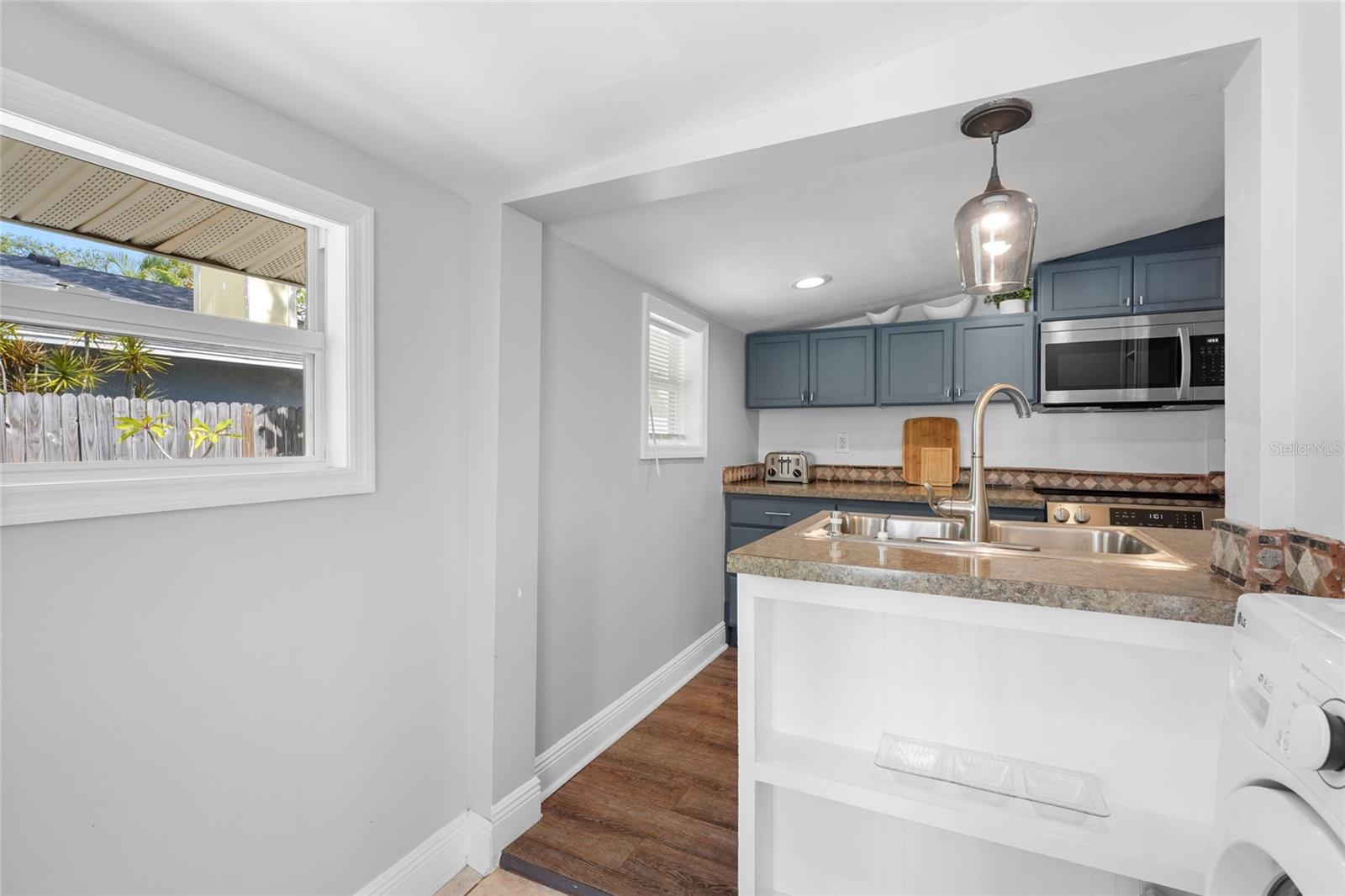 Image 28 of 86 For 2705 2nd Avenue W