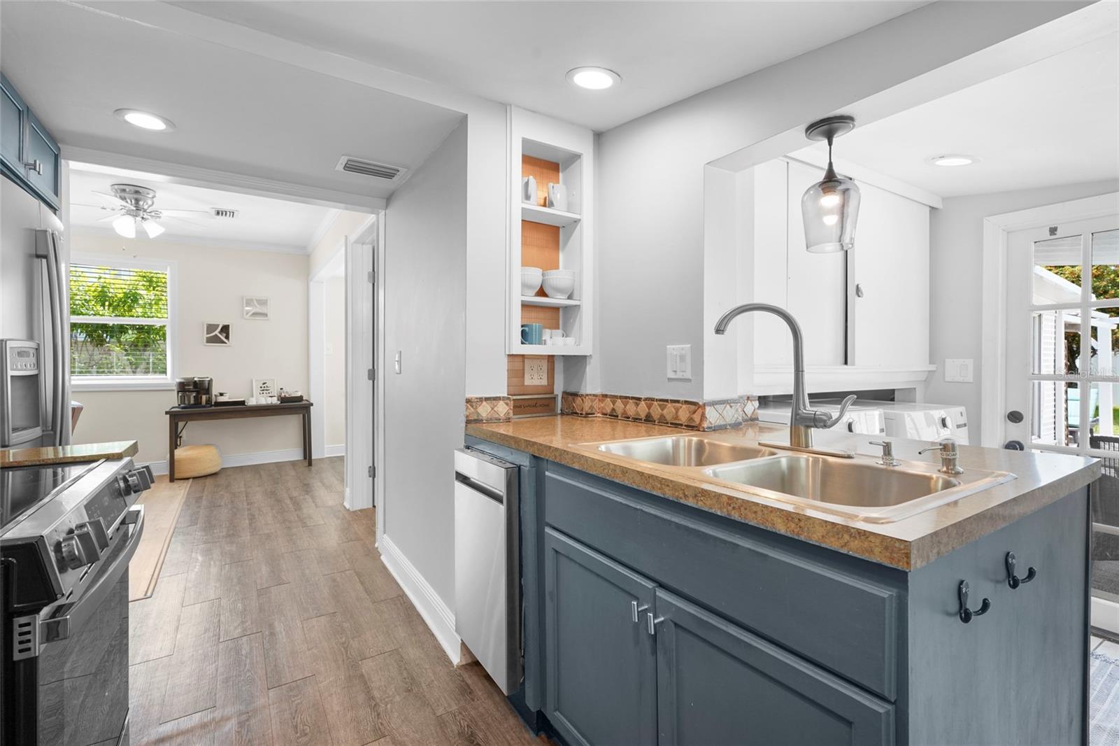 Image 29 of 86 For 2705 2nd Avenue W