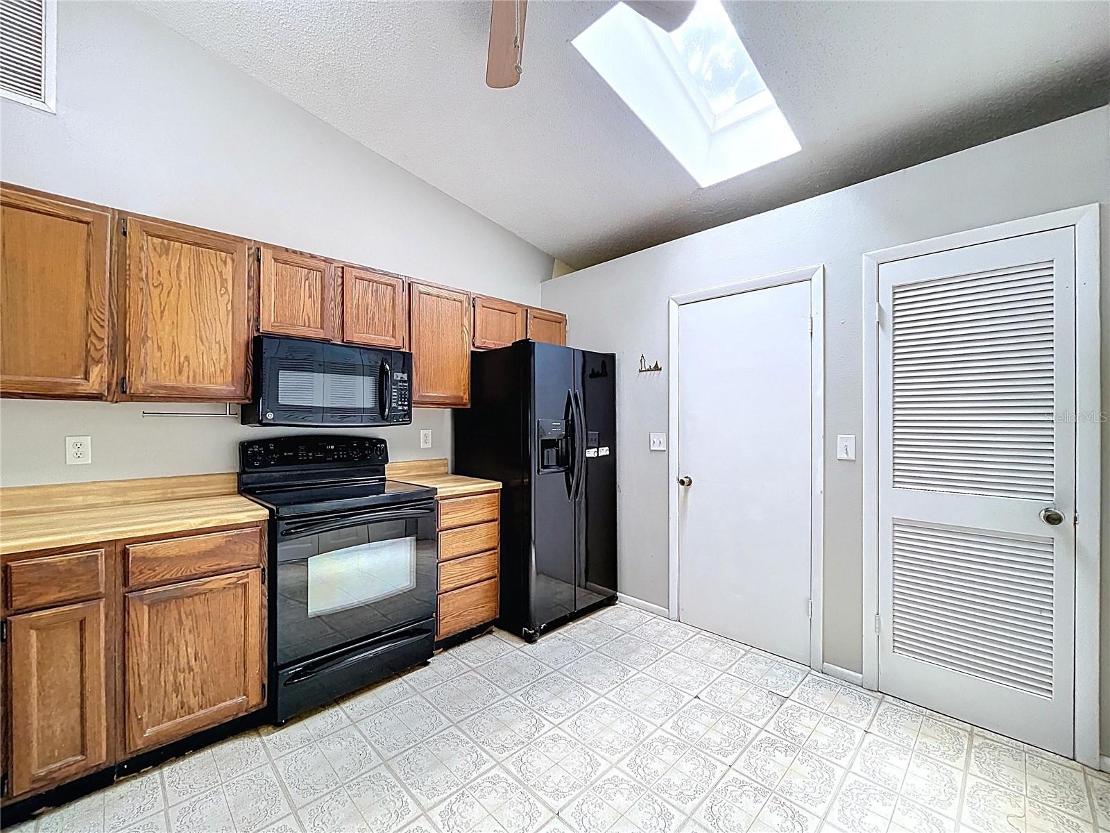 Image 36 of 64 For 903 72nd Street Nw