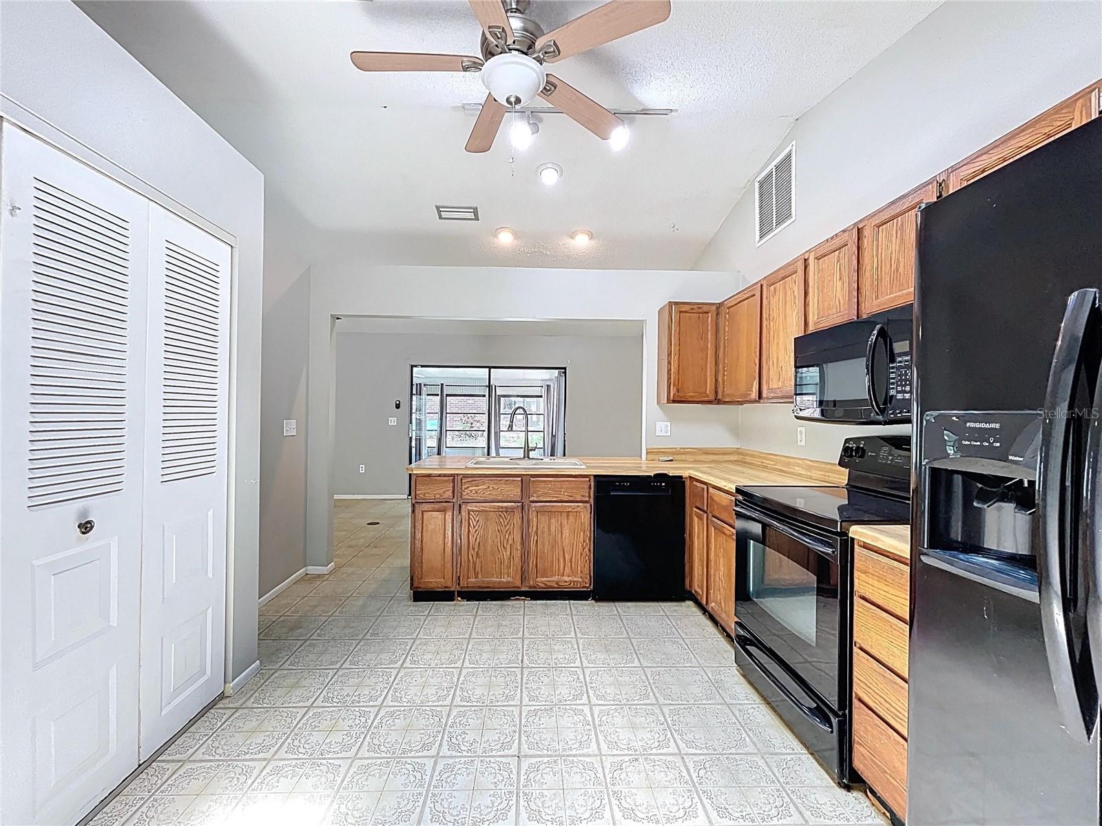Image 37 of 64 For 903 72nd Street Nw