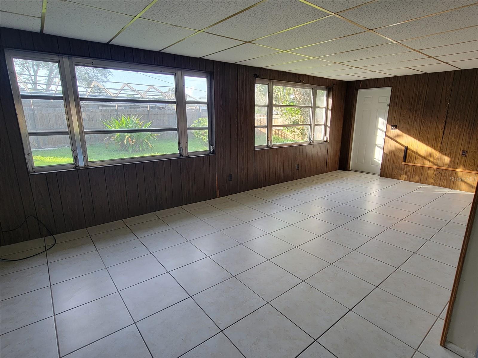 Image 5 of 19 For 612 Porpoise Road