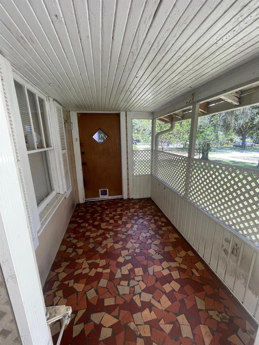 Image 19 of 36 For 1512 Holly Road