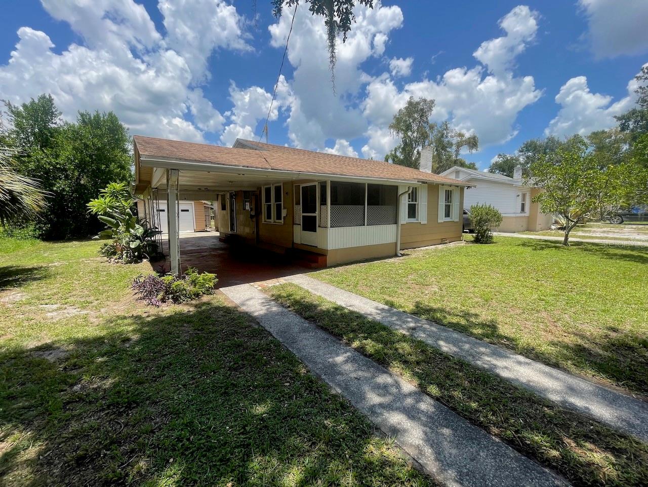 Image 2 of 36 For 1512 Holly Road