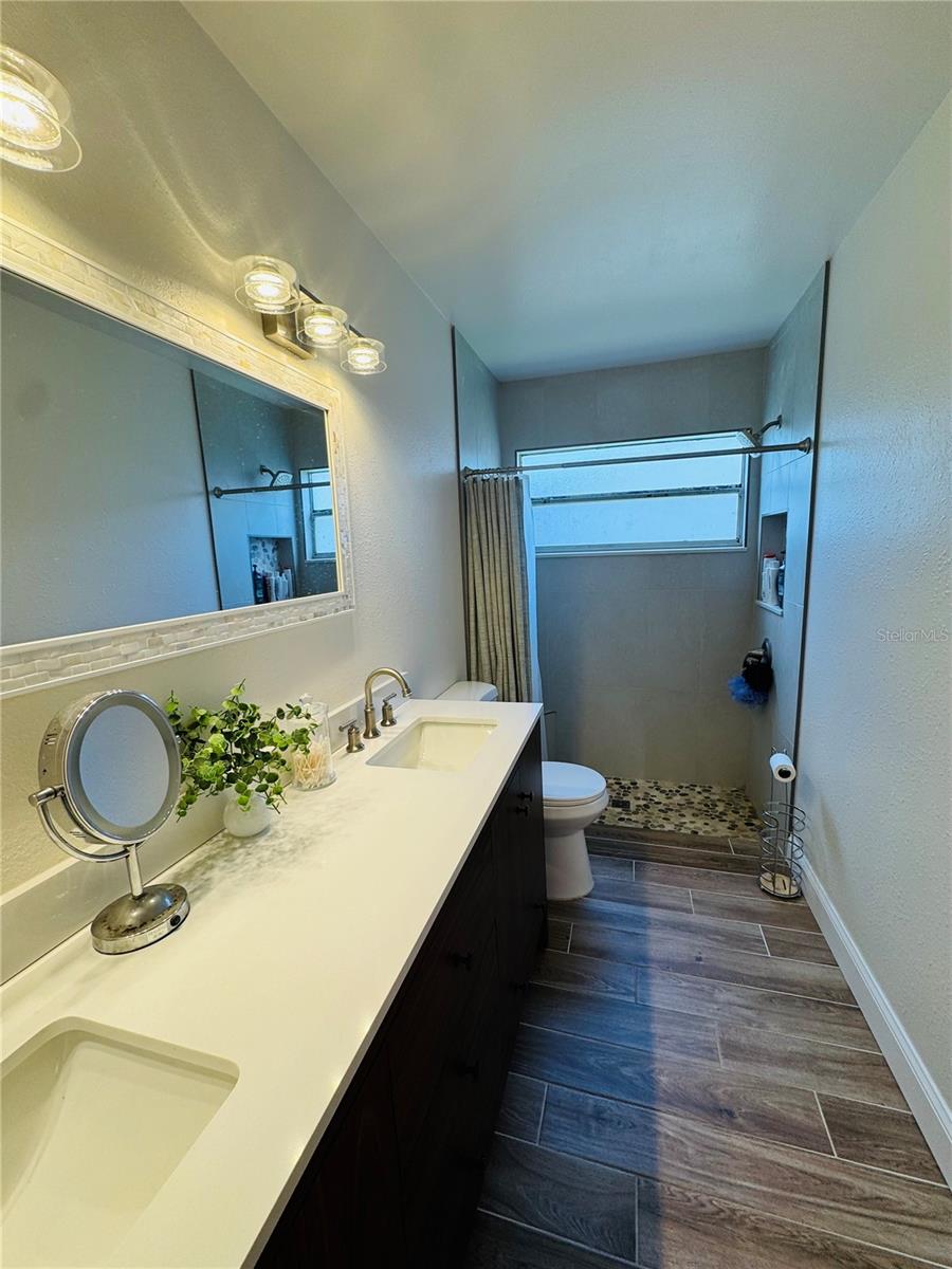 Image 14 of 29 For 1027 Whittier Circle