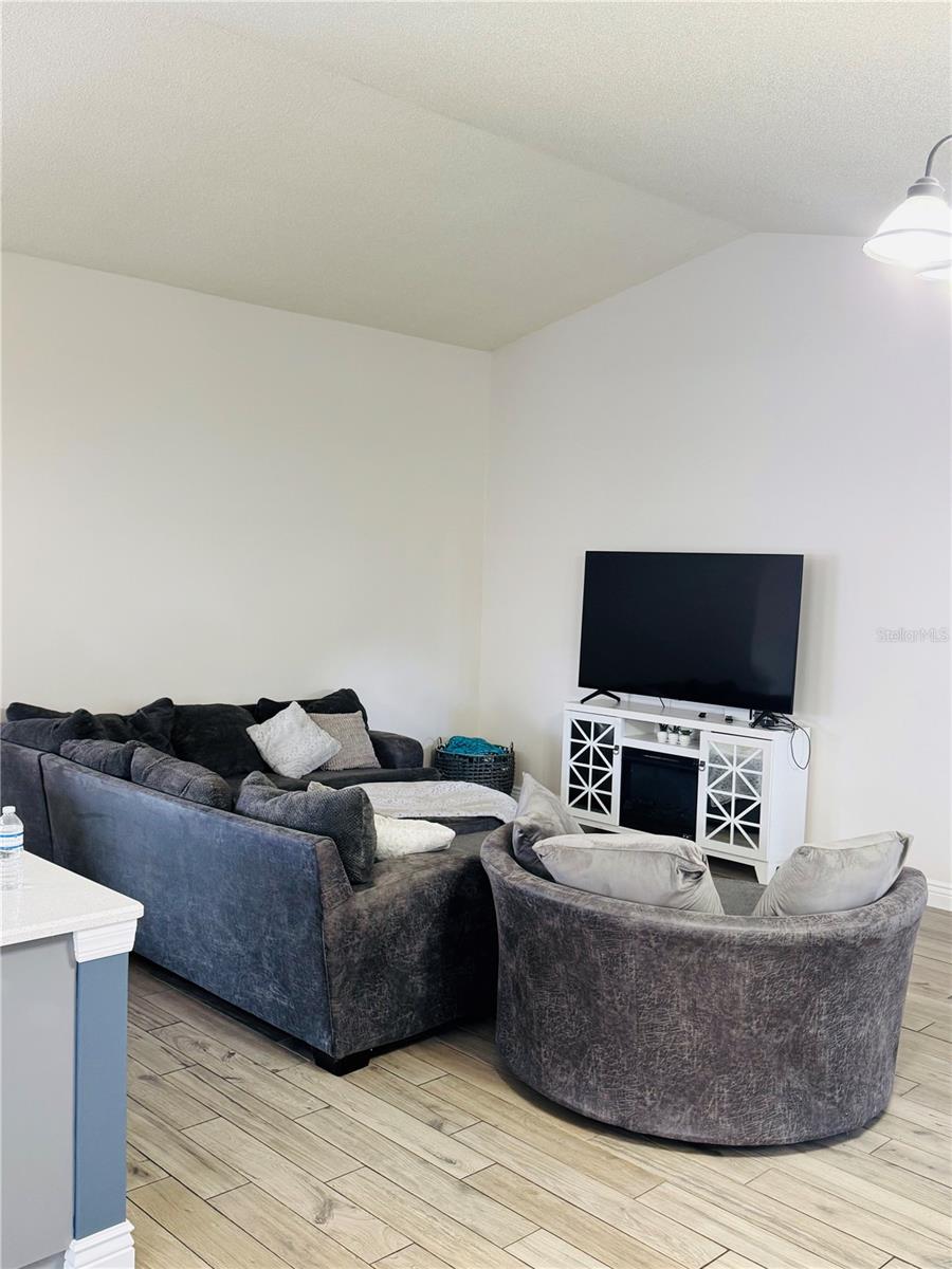 Image 2 of 29 For 1027 Whittier Circle