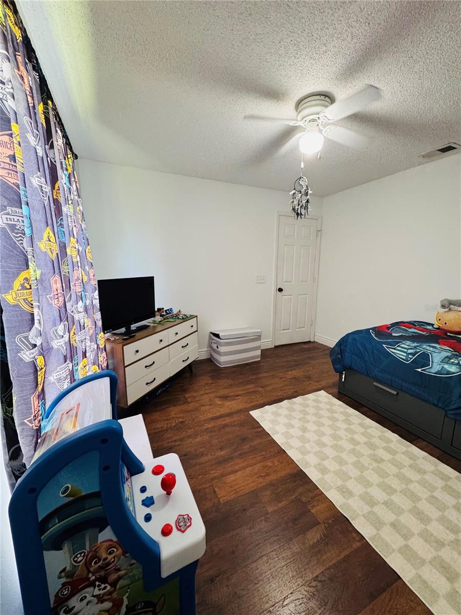 Image 21 of 29 For 1027 Whittier Circle