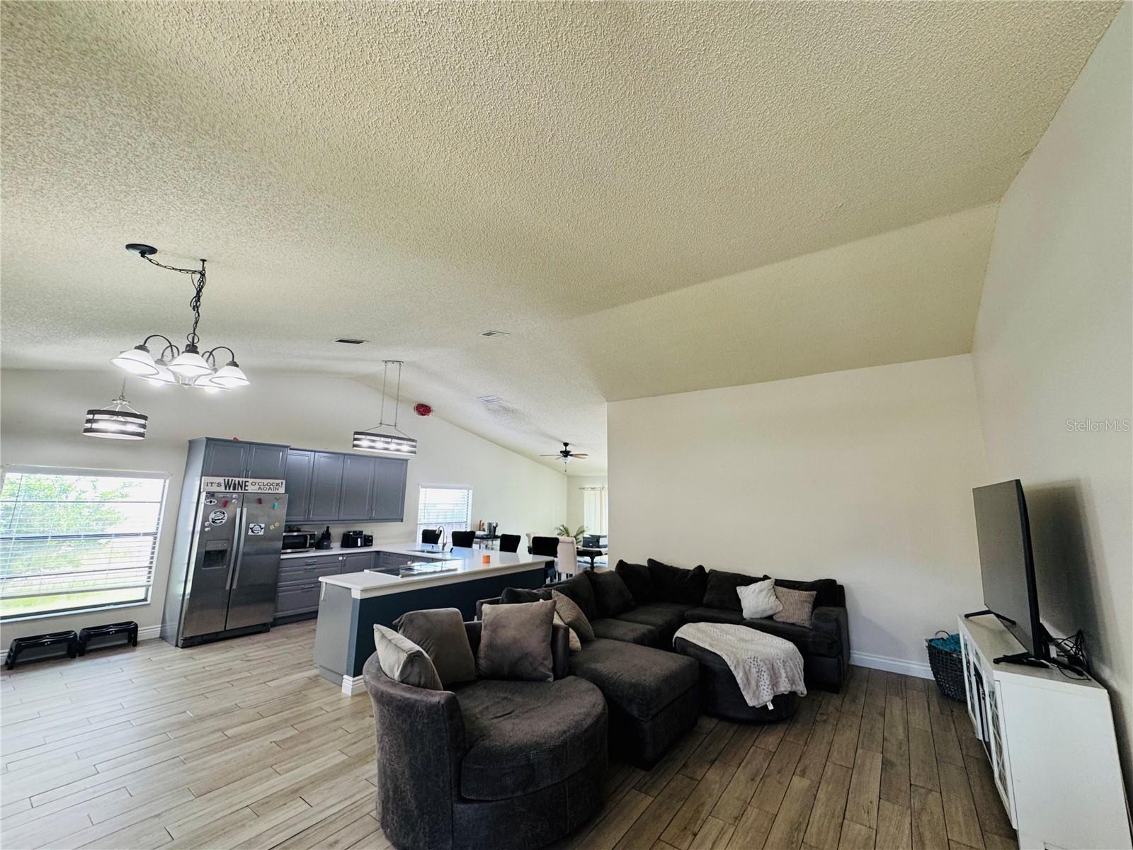 Image 3 of 29 For 1027 Whittier Circle