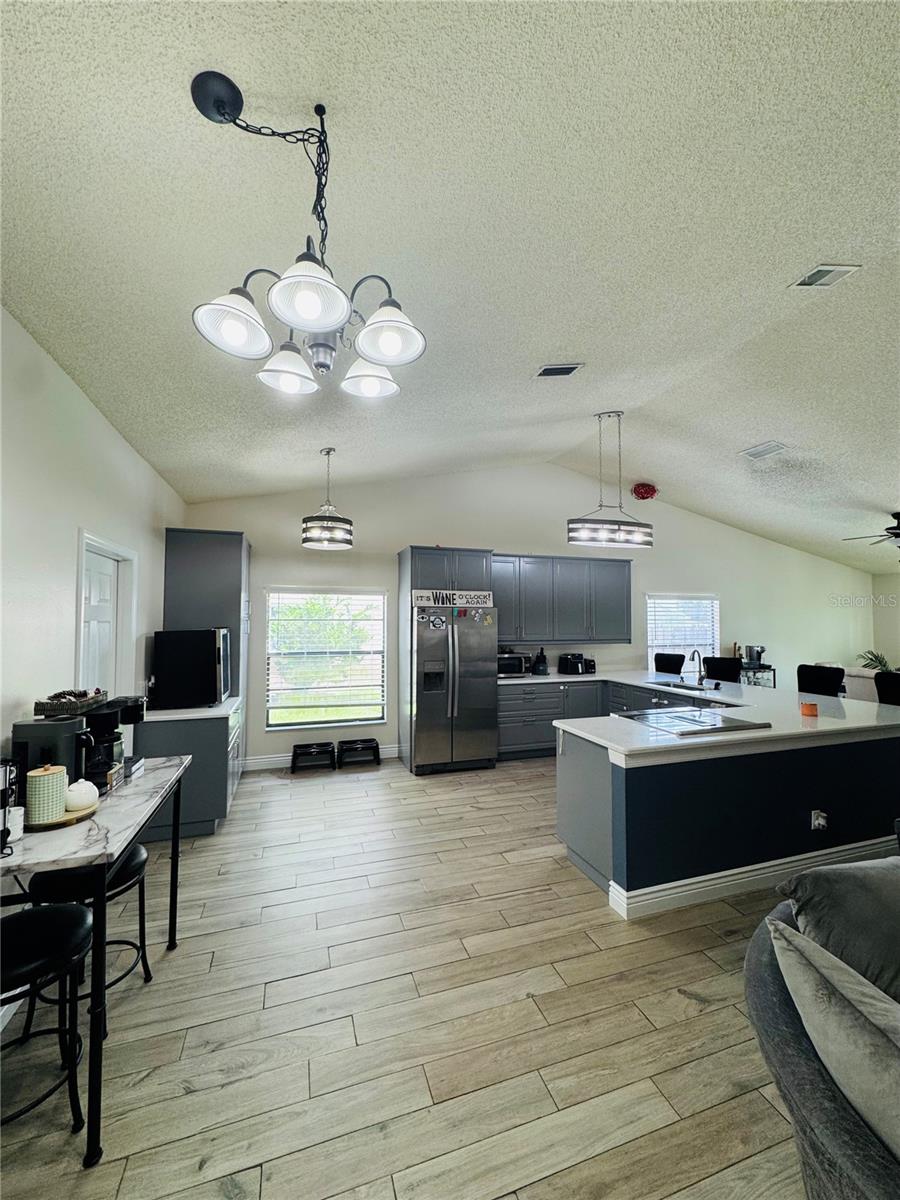 Image 8 of 29 For 1027 Whittier Circle