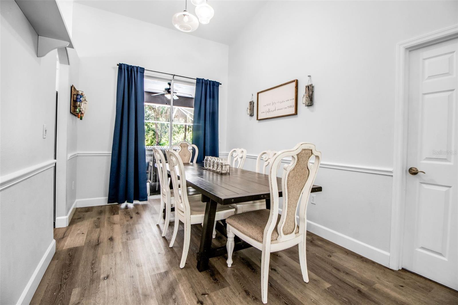 Image 22 of 75 For 14818 7th Avenue E