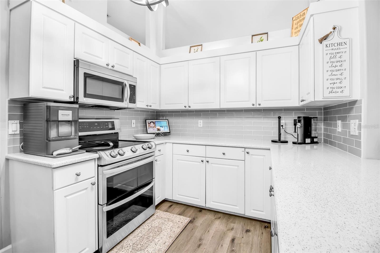 Image 27 of 75 For 14818 7th Avenue E