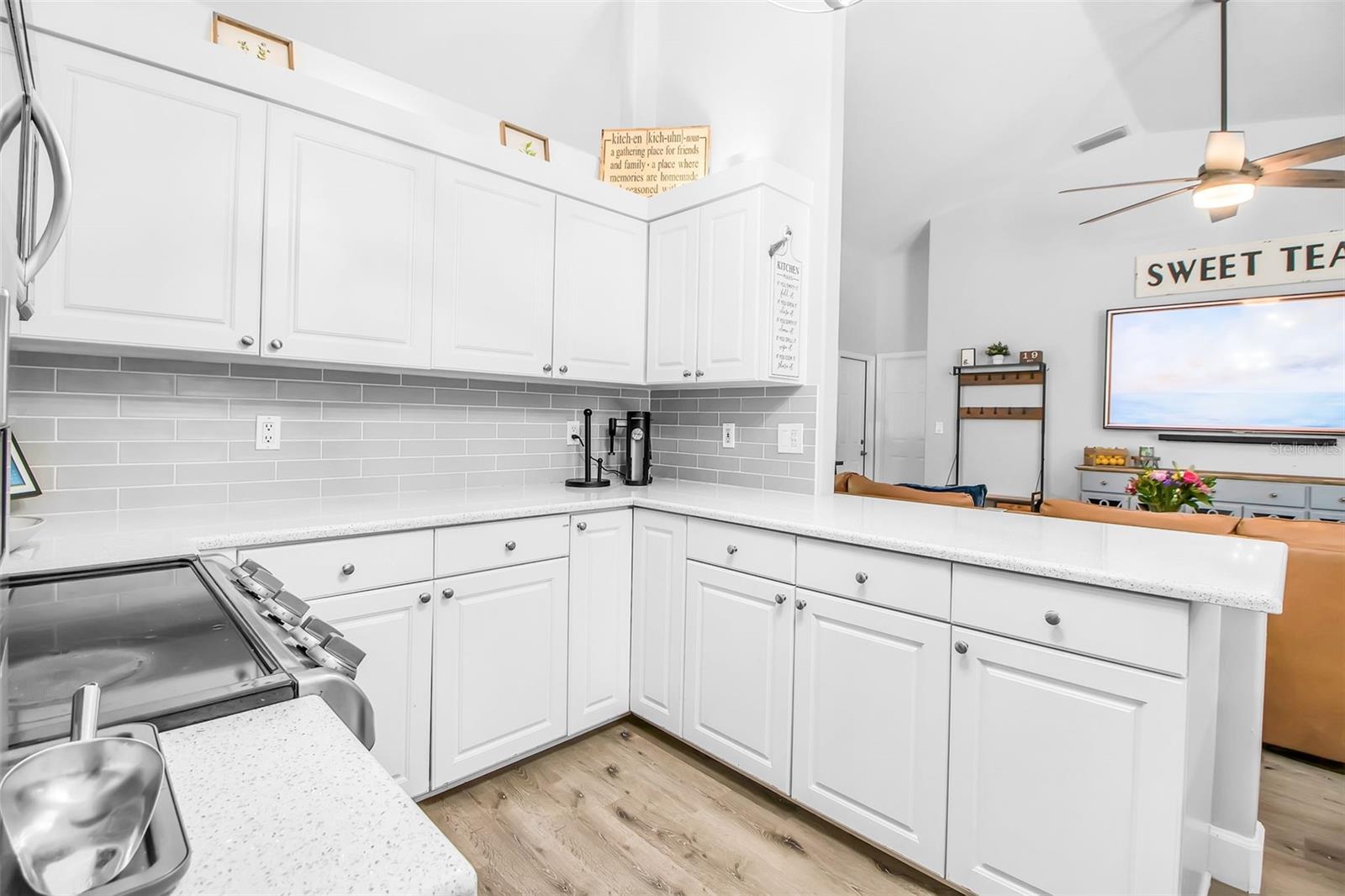 Image 28 of 75 For 14818 7th Avenue E