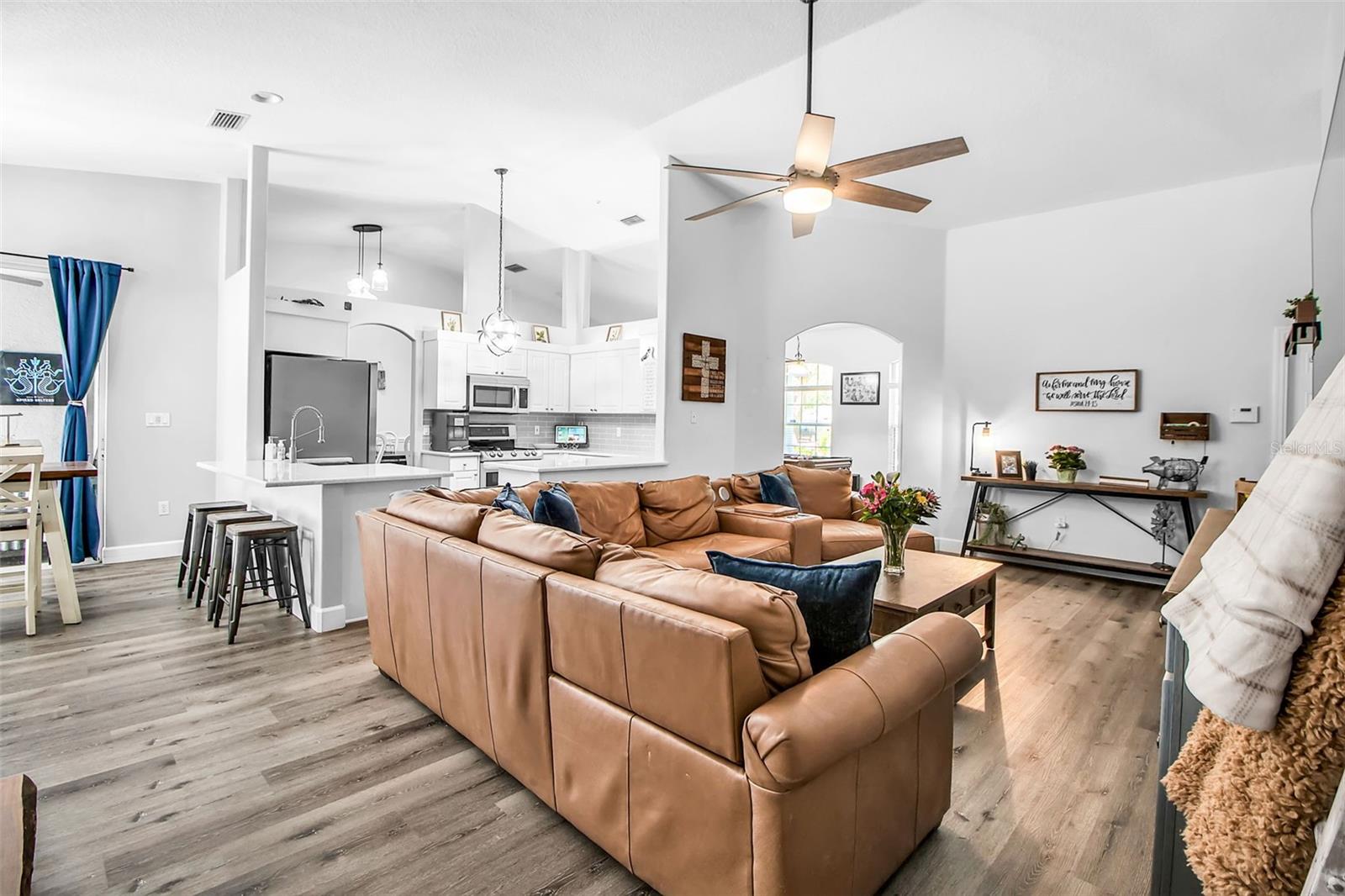 Image 38 of 75 For 14818 7th Avenue E
