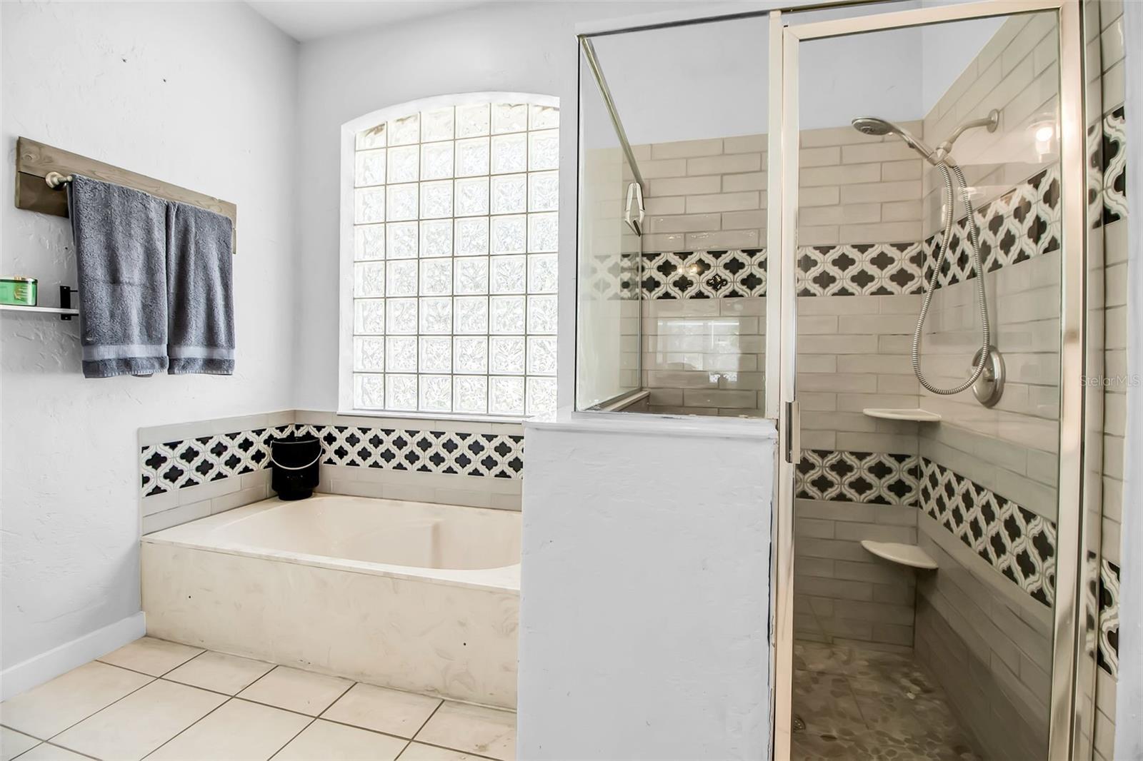 Image 59 of 75 For 14818 7th Avenue E
