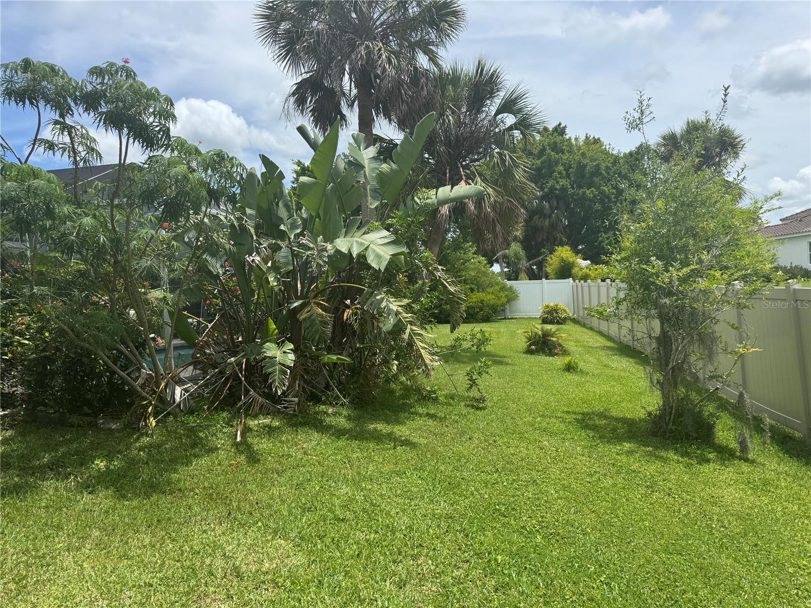 Image 29 of 31 For 1825 Par Place