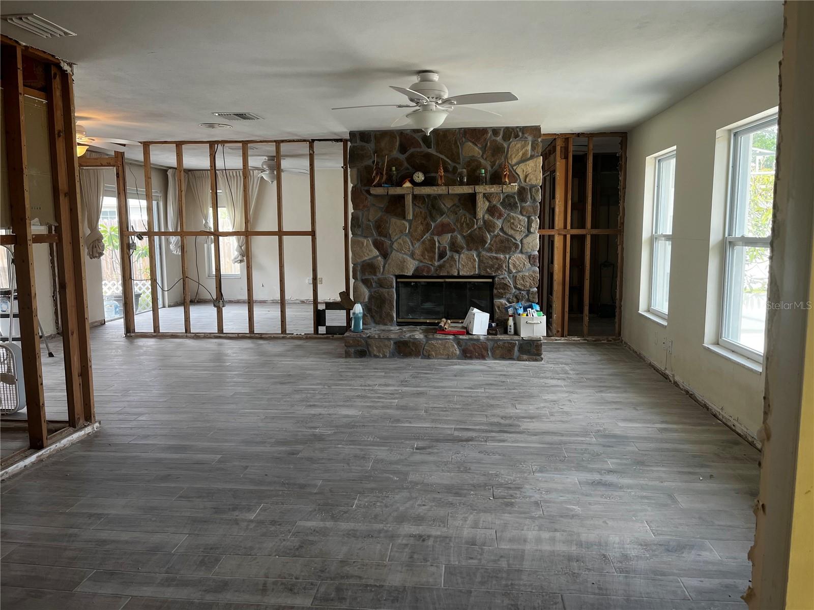 Image 3 of 15 For 1714 Delaware Avenue Ne