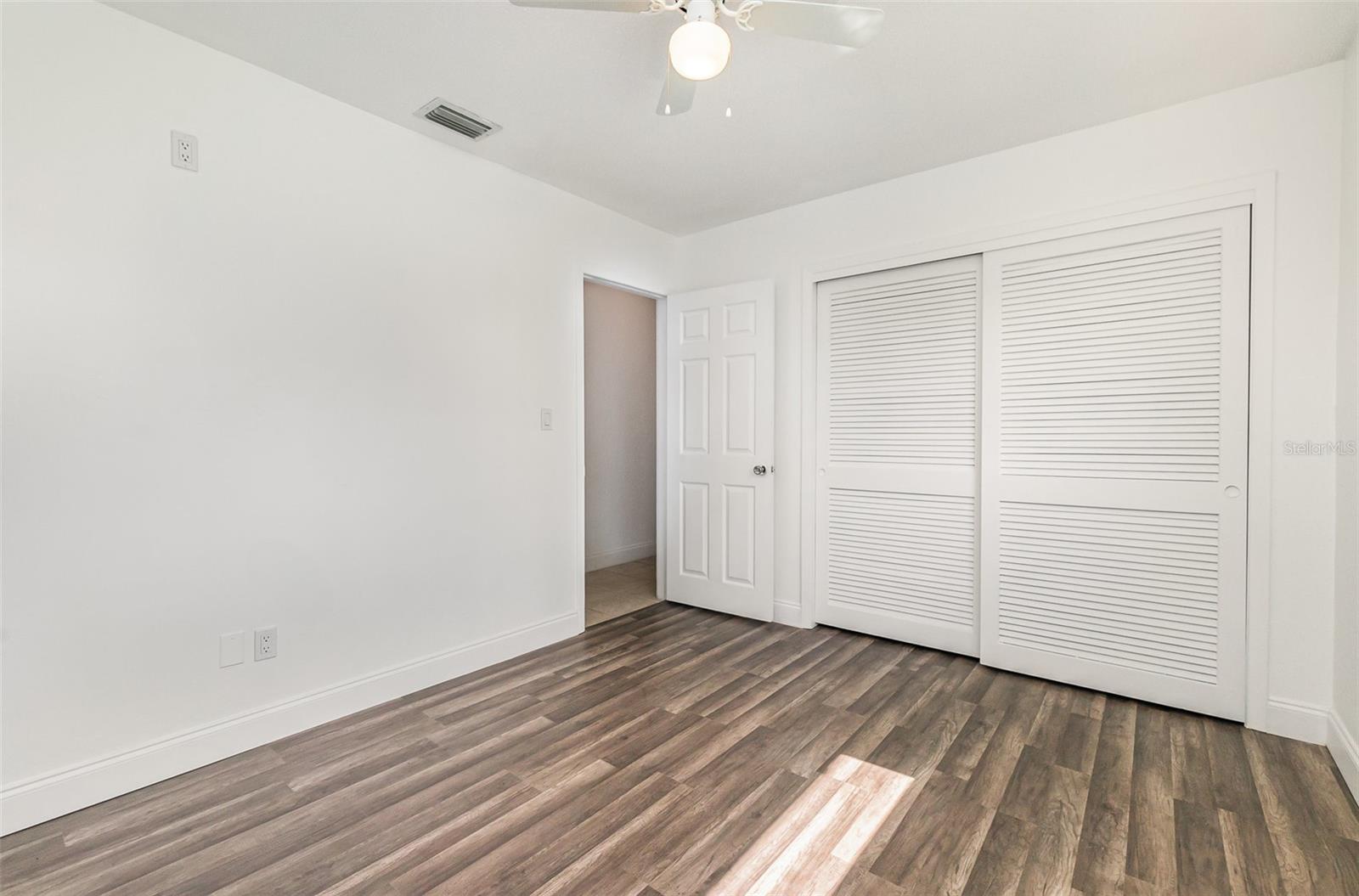 Image 17 of 29 For 209 Jayview Avenue