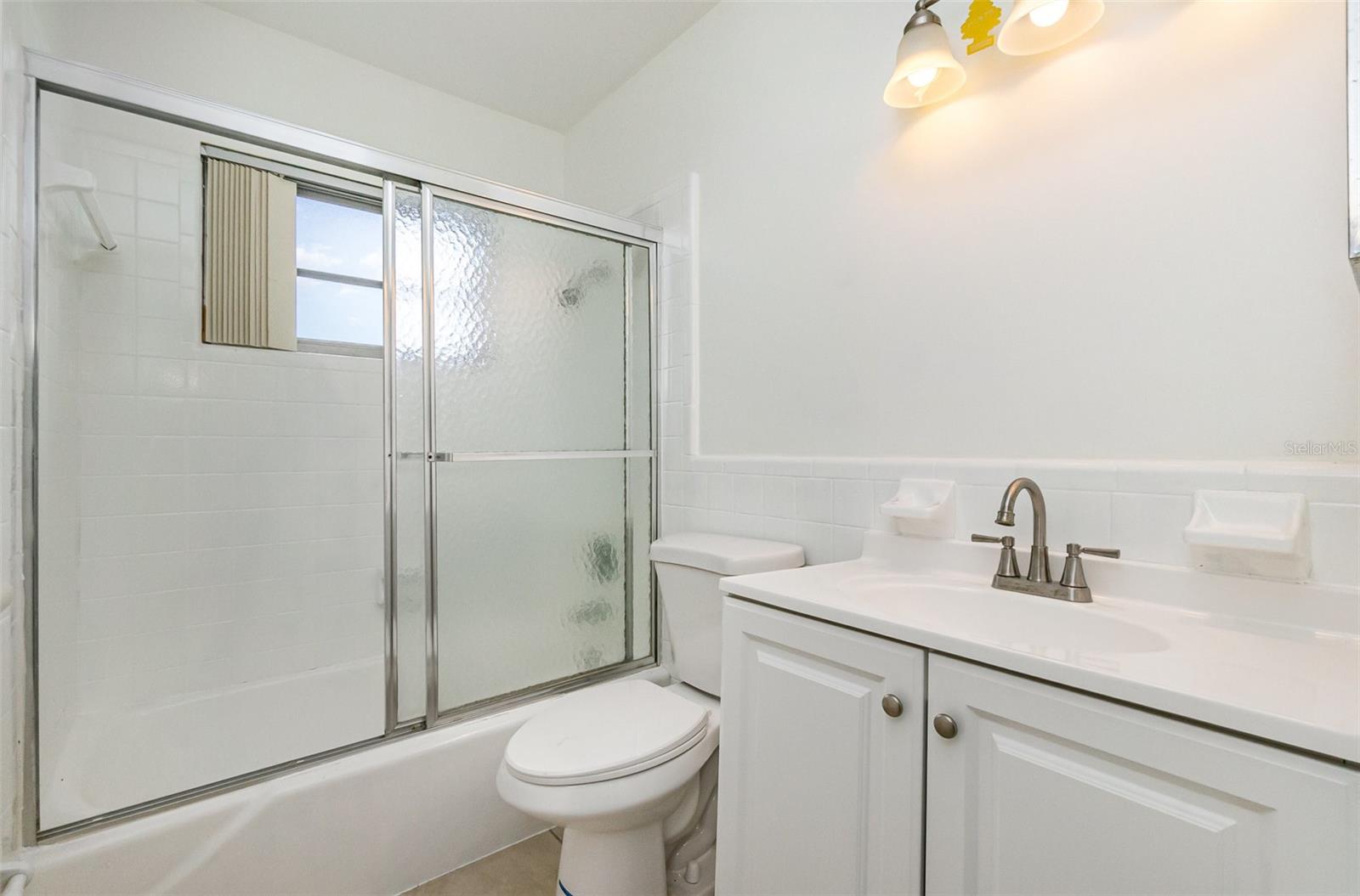 Image 6 of 29 For 209 Jayview Avenue
