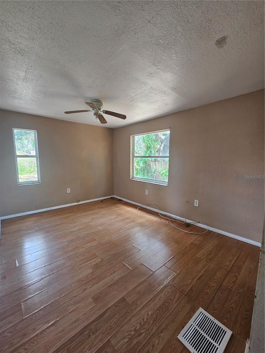 Image 35 of 48 For 1468 19th Street