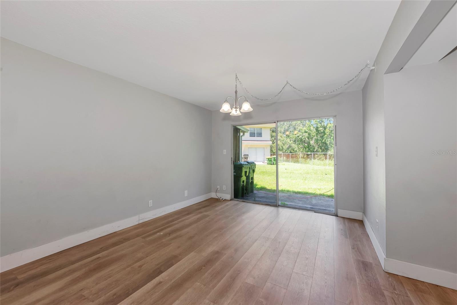 Image 10 of 34 For 405 Barlow Avenue 61