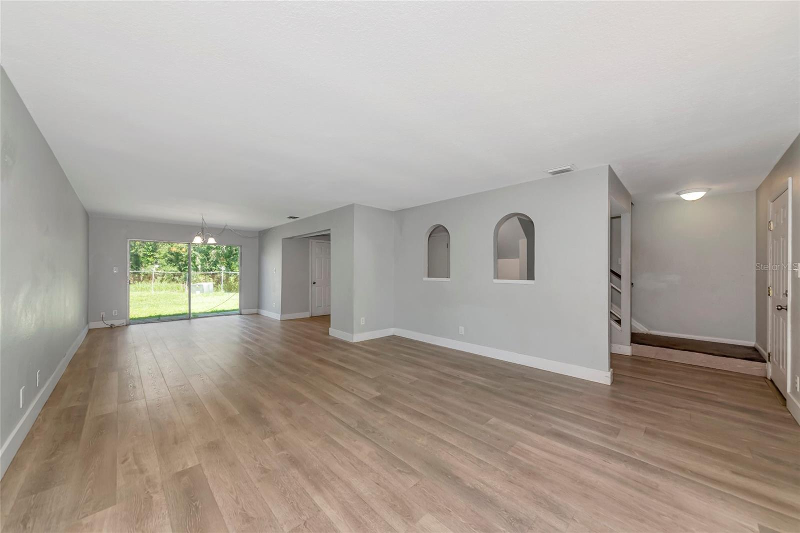 Image 12 of 34 For 405 Barlow Avenue 61