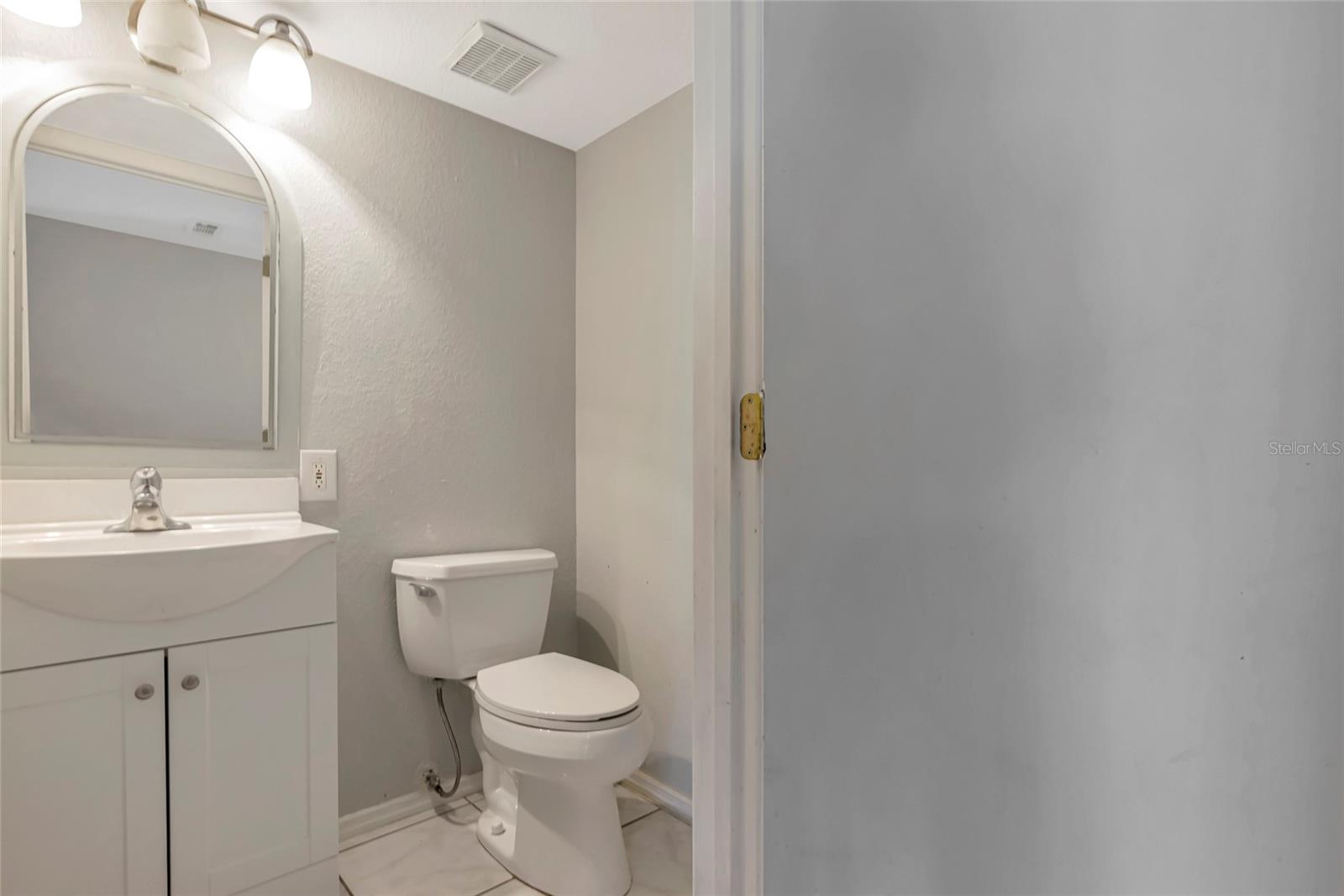 Image 15 of 34 For 405 Barlow Avenue 61