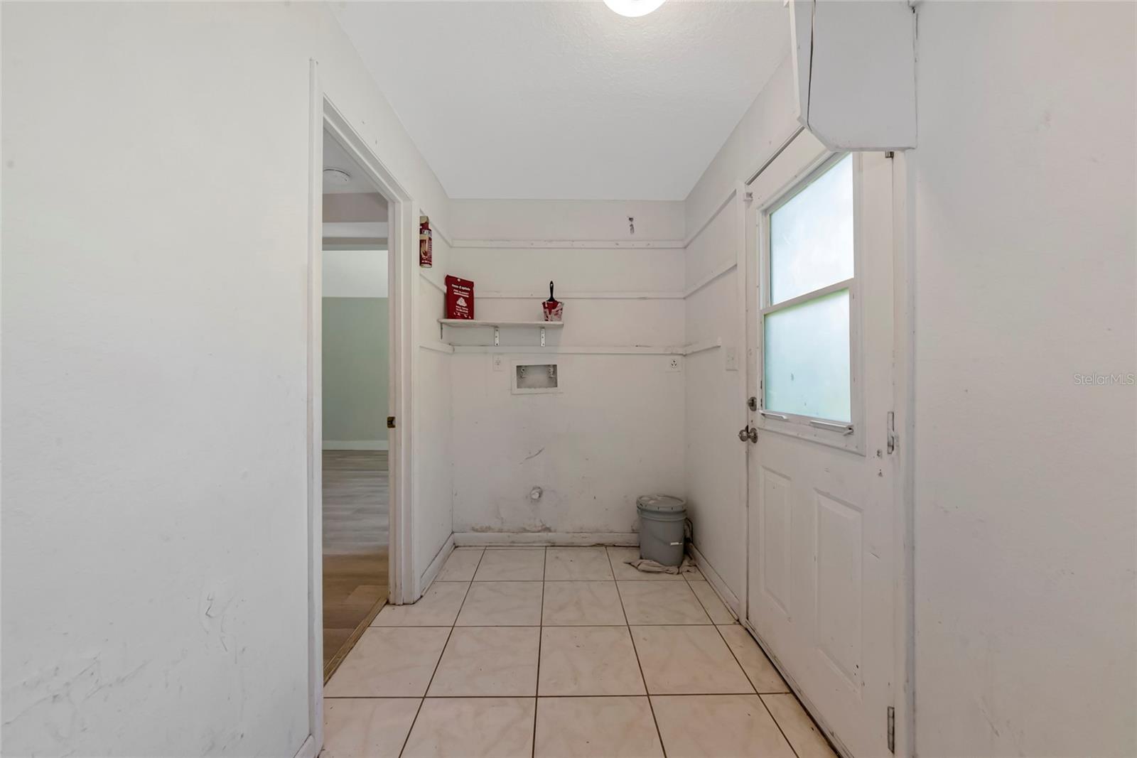 Image 17 of 34 For 405 Barlow Avenue 61