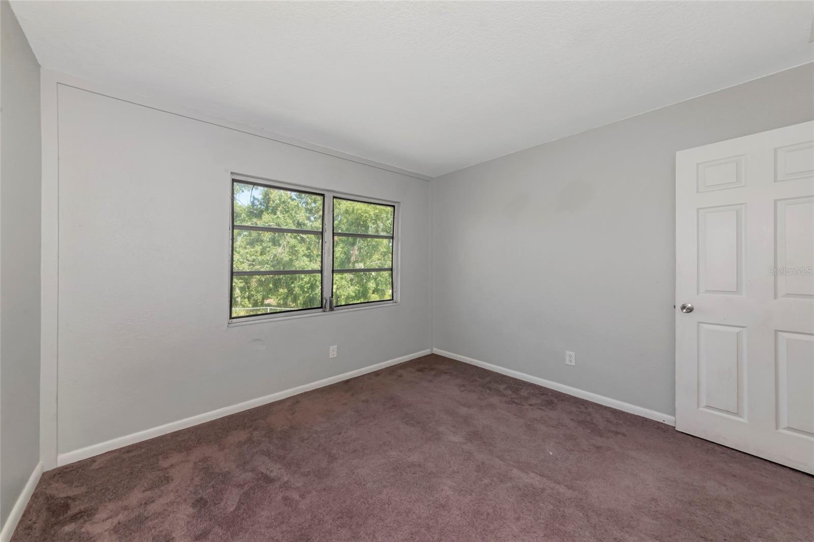 Image 29 of 34 For 405 Barlow Avenue 61