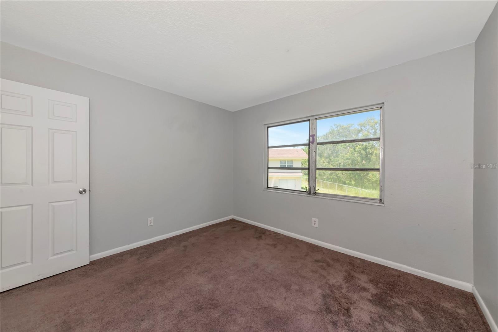 Image 30 of 34 For 405 Barlow Avenue 61