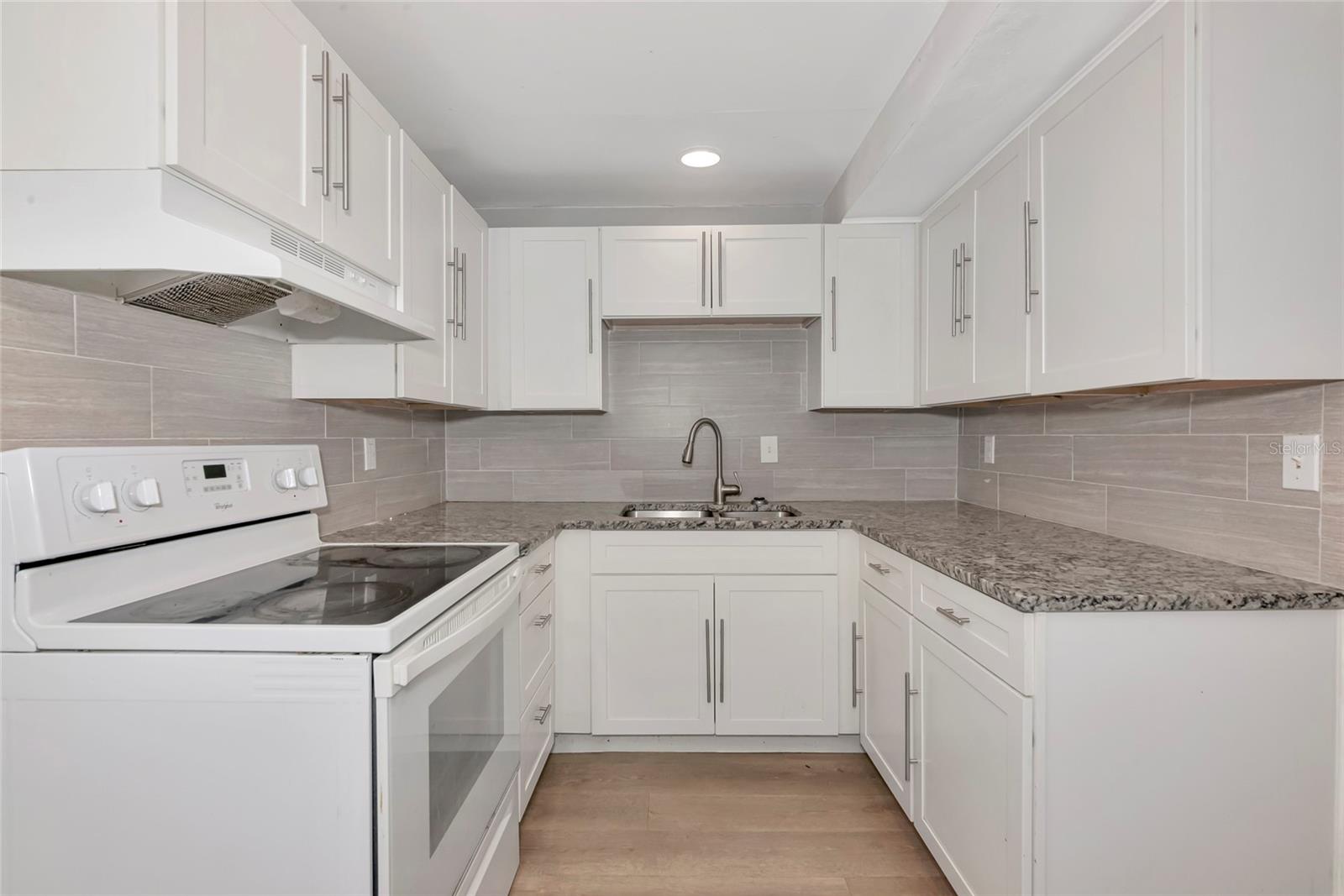 Image 4 of 34 For 405 Barlow Avenue 61